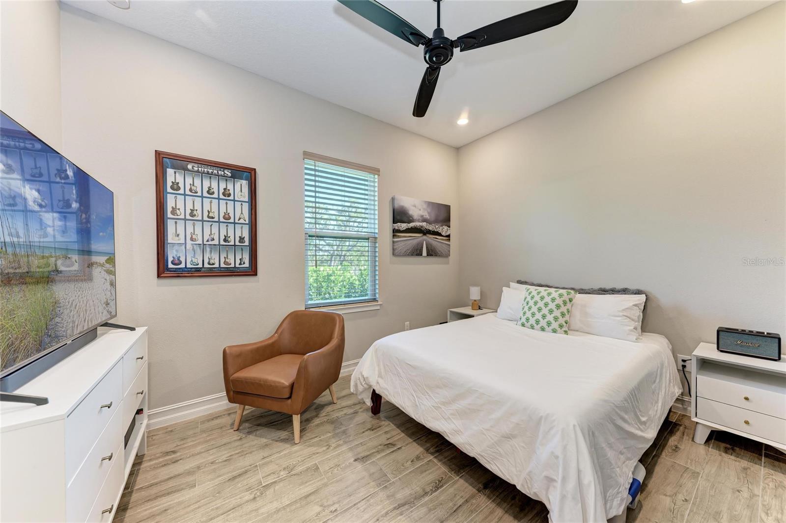 Image 32 of 95 For 2322 5th Street E