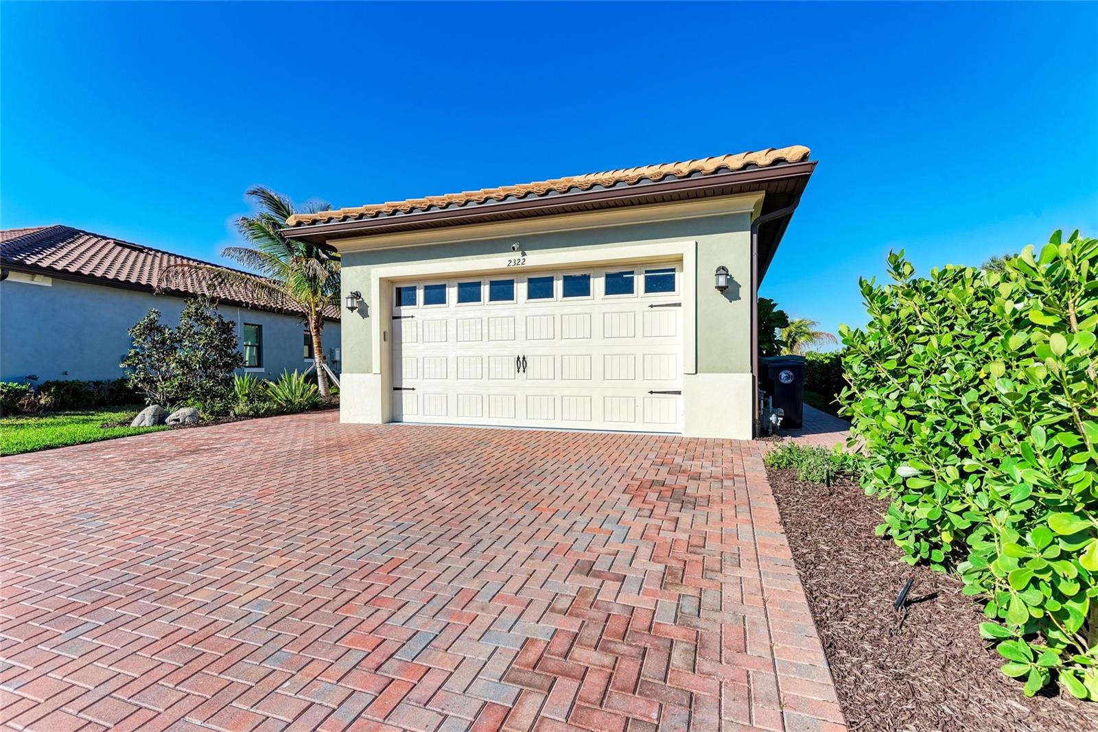 Image 4 of 95 For 2322 5th Street E