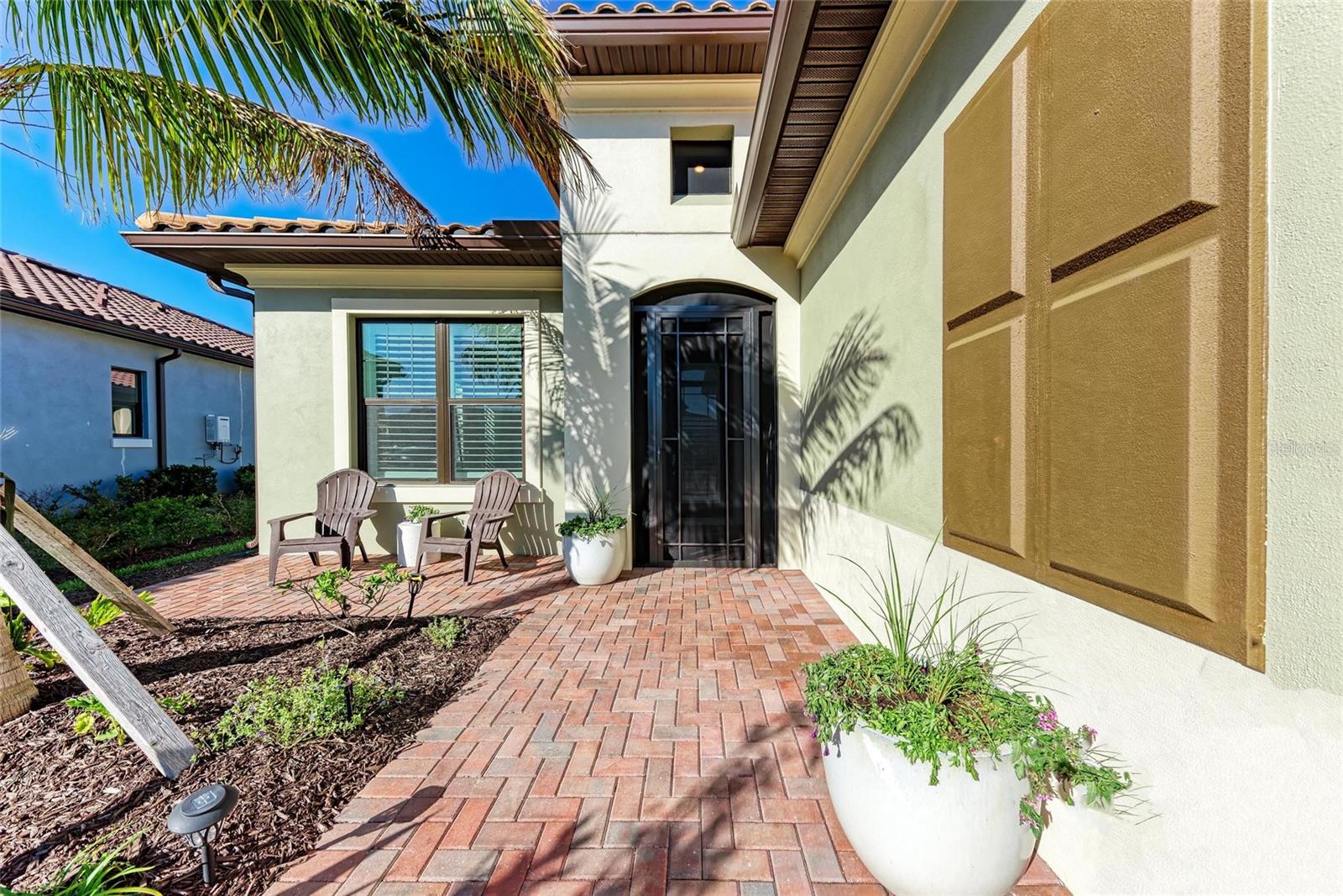 Image 5 of 95 For 2322 5th Street E