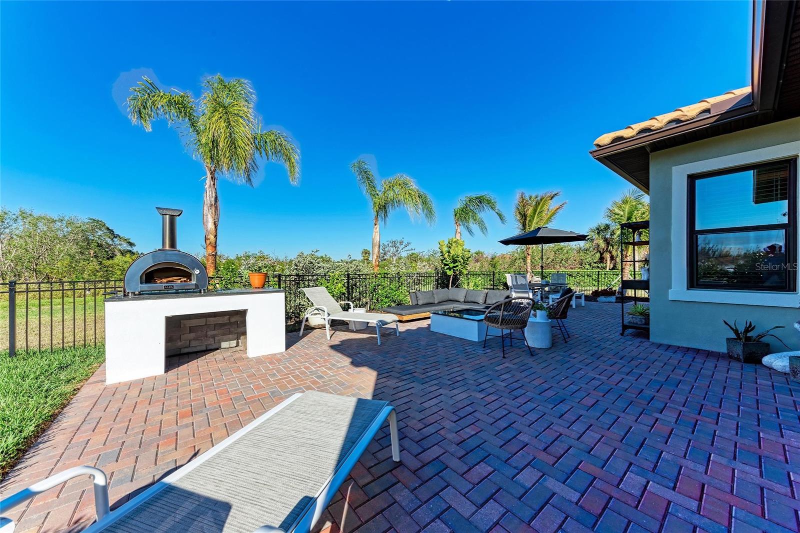 Image 53 of 95 For 2322 5th Street E