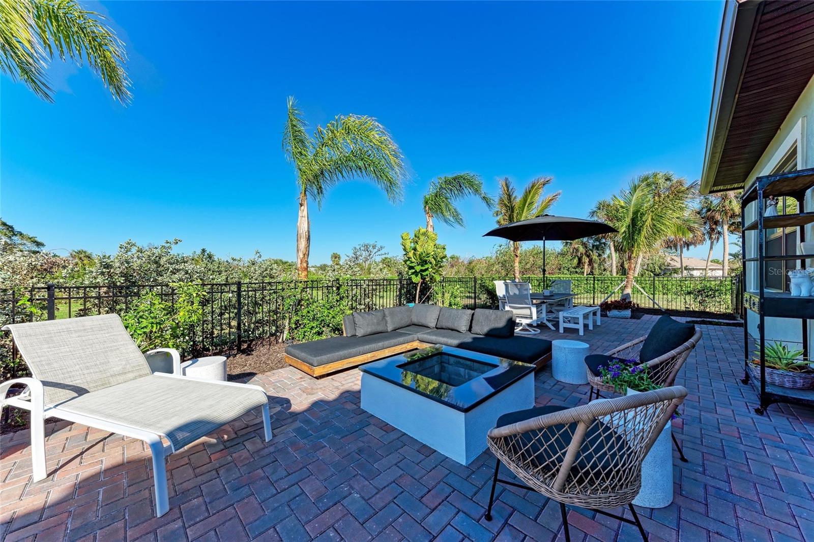 Image 55 of 95 For 2322 5th Street E