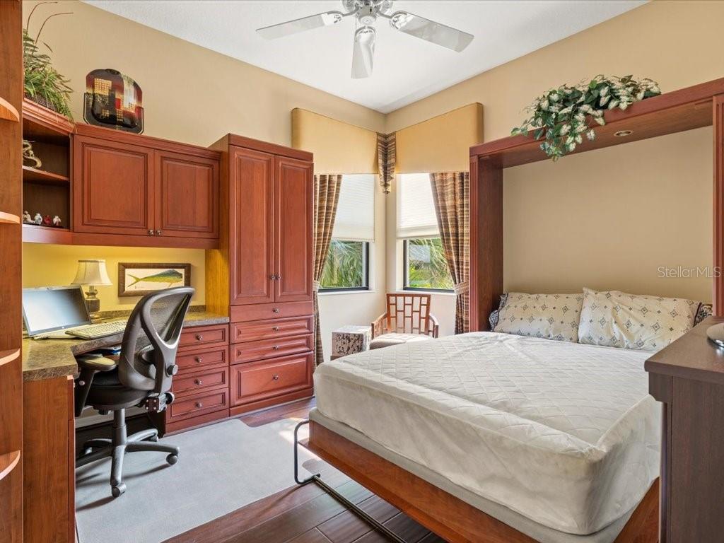 Image 32 of 95 For 13644 Brilliante Drive