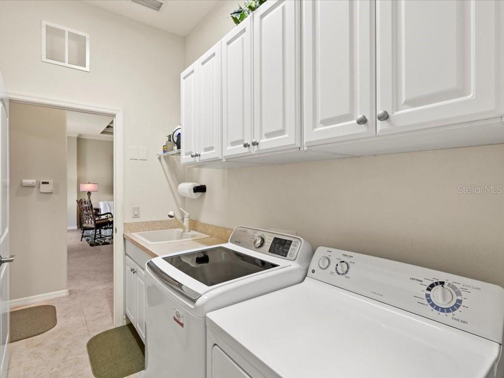 Image 34 of 95 For 13644 Brilliante Drive