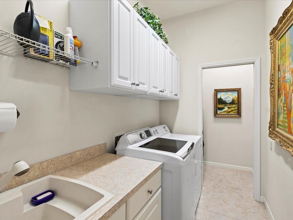 Image 35 of 95 For 13644 Brilliante Drive