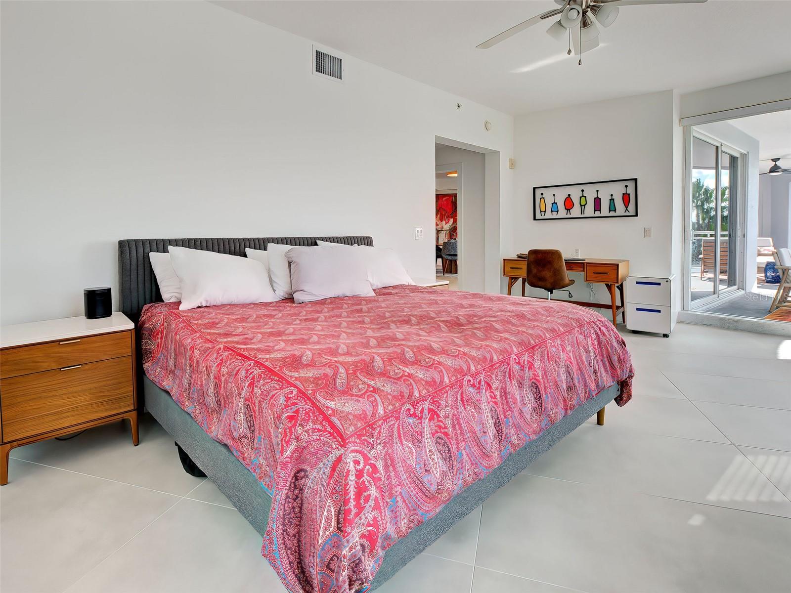 Image 32 of 65 For 516 Tamiami Trail S 201