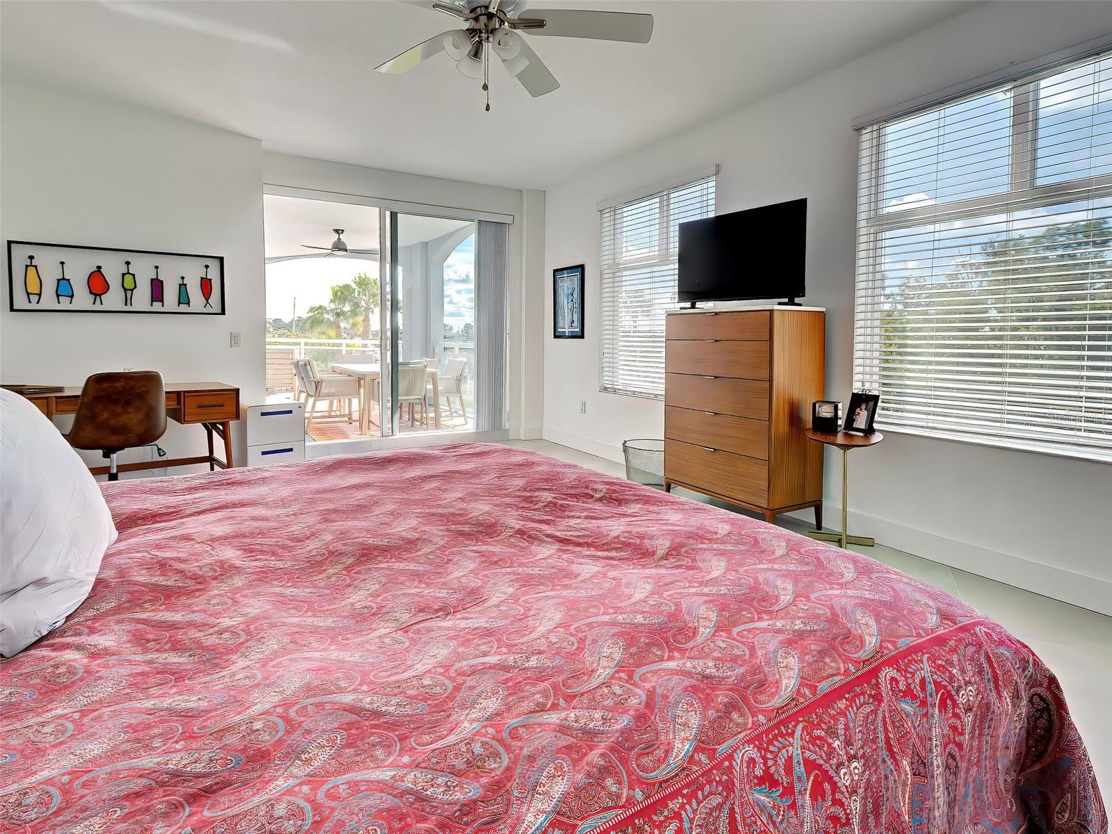 Image 33 of 65 For 516 Tamiami Trail S 201