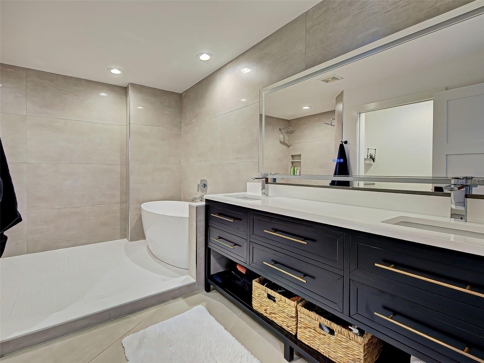 Image 35 of 65 For 516 Tamiami Trail S 201