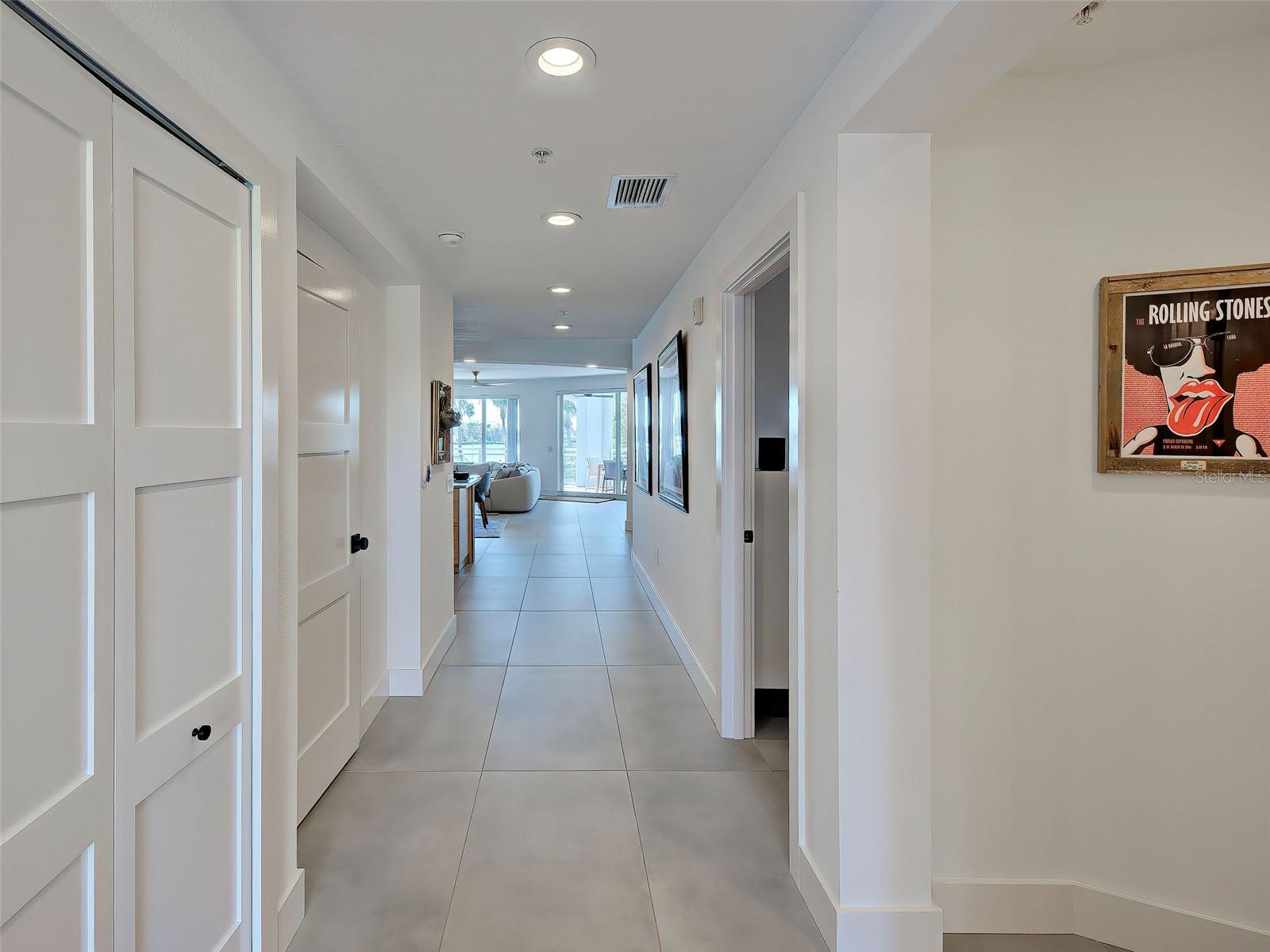 Image 4 of 65 For 516 Tamiami Trail S 201