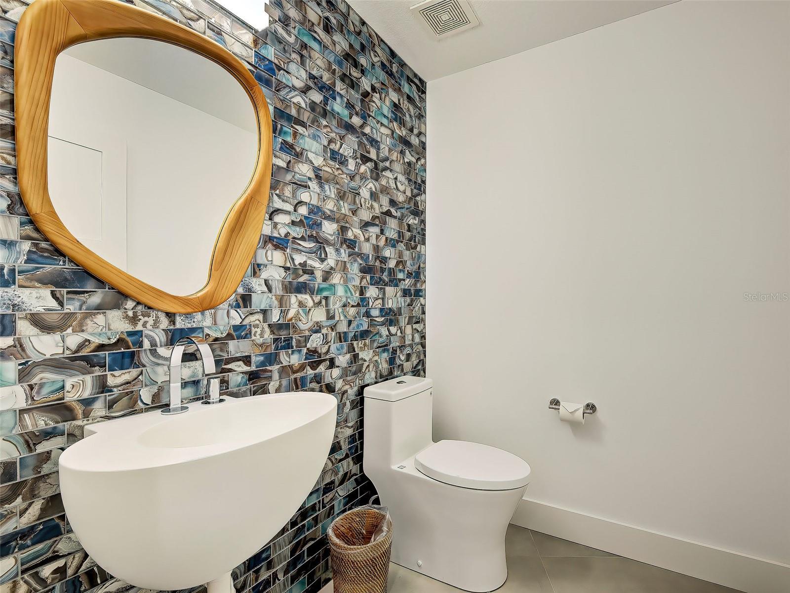 Image 5 of 65 For 516 Tamiami Trail S 201