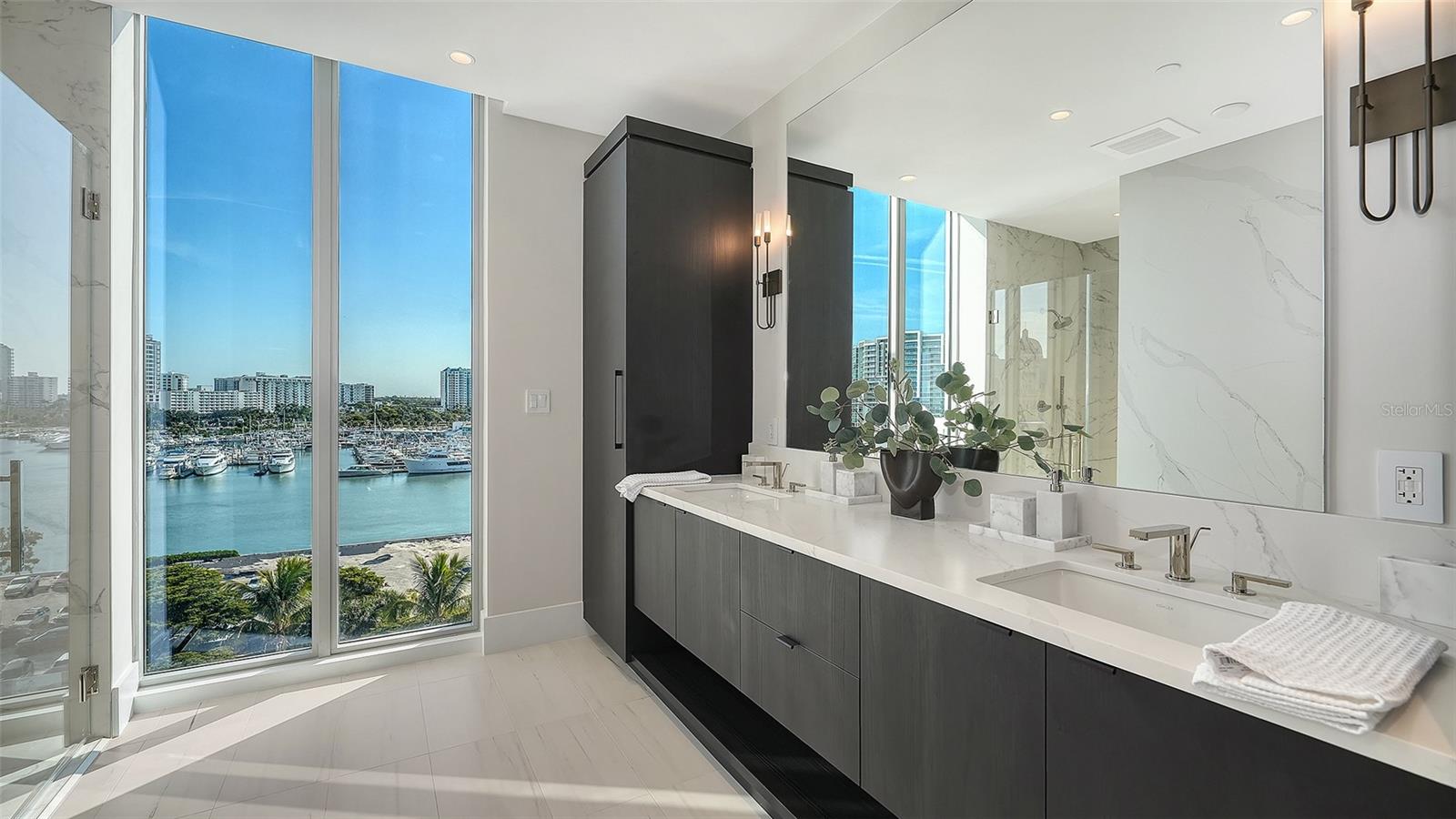 Image 14 of 39 For 253 Golden Gate Point 701