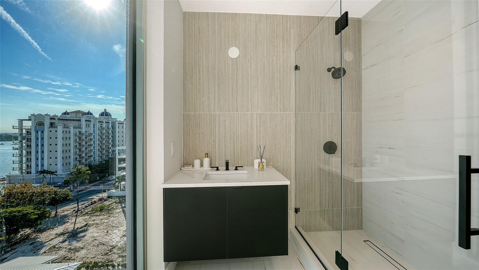 Image 17 of 39 For 253 Golden Gate Point 701