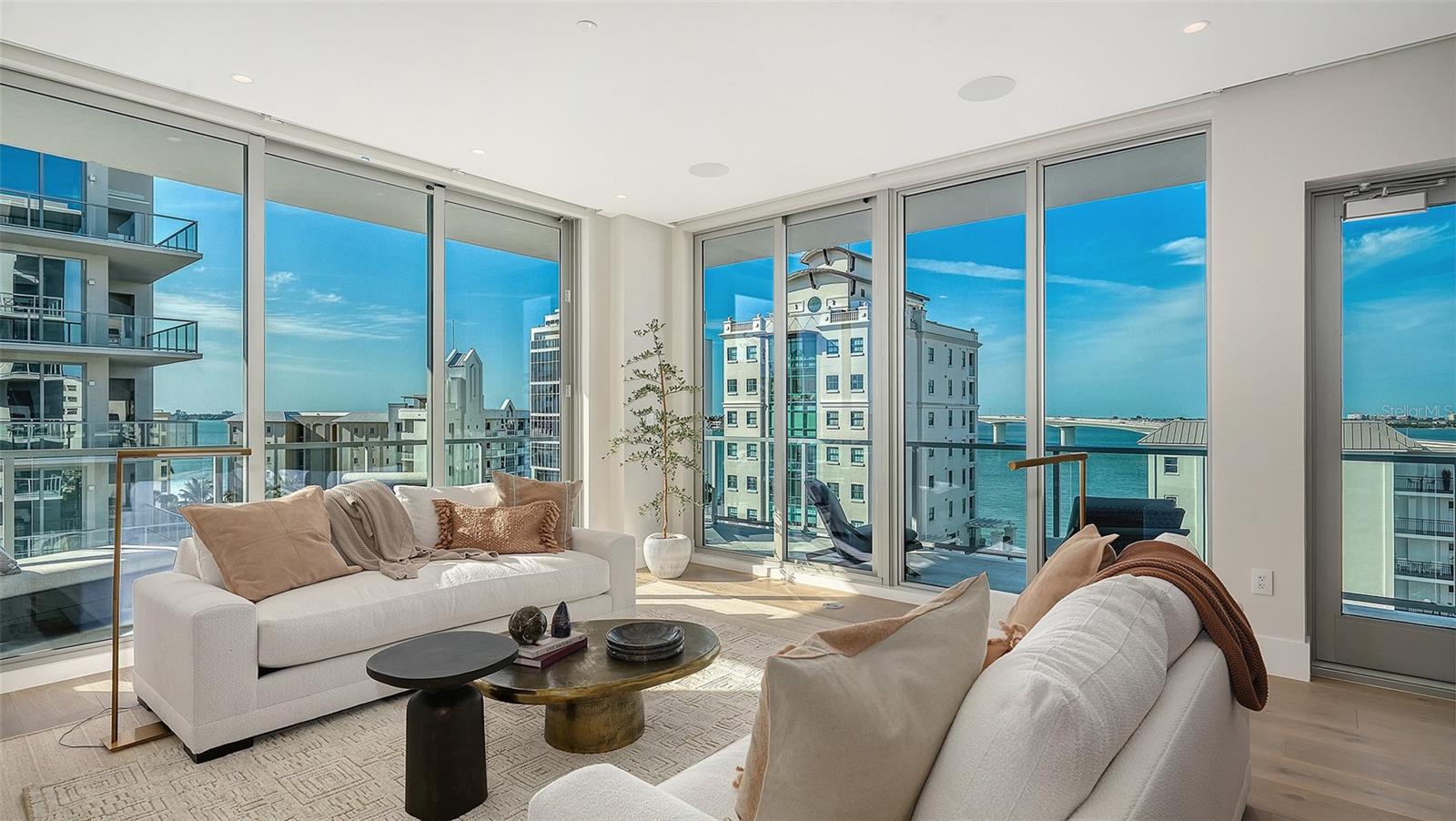 Image 4 of 39 For 253 Golden Gate Point 701