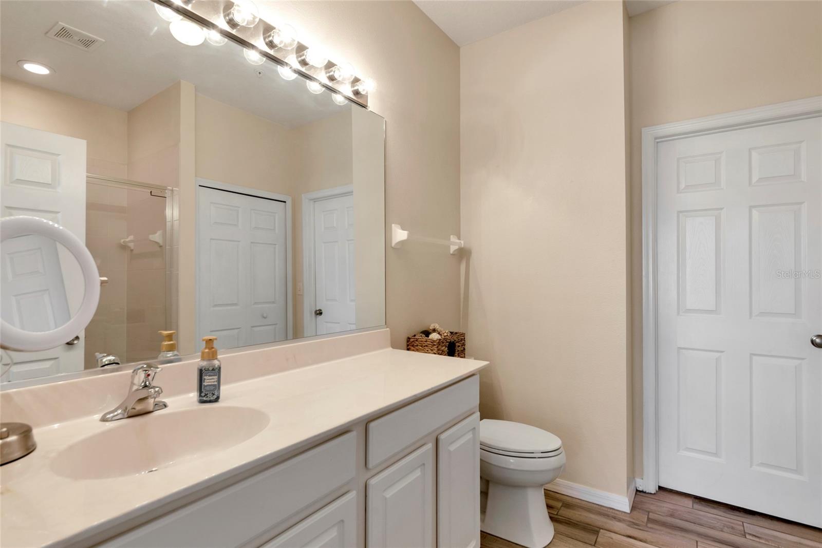 Image 18 of 28 For 4134 Via Piedra Circle 2-204