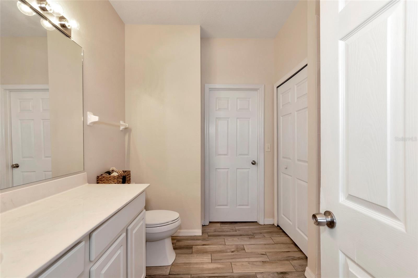 Image 19 of 28 For 4134 Via Piedra Circle 2-204