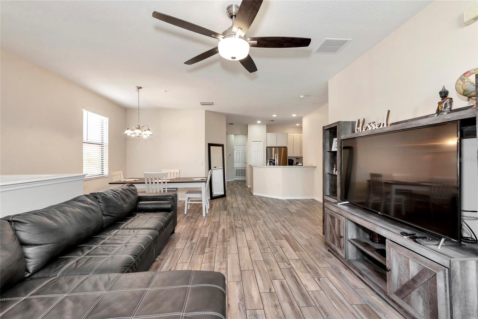 Image 6 of 28 For 4134 Via Piedra Circle 2-204