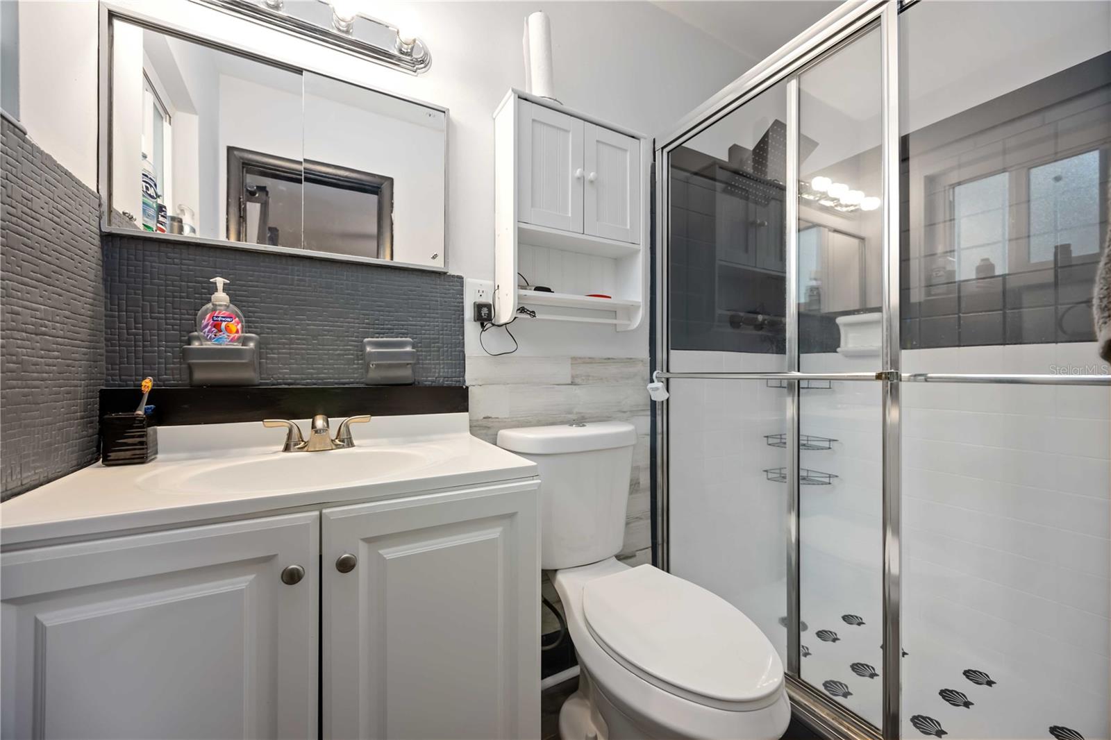 Image 16 of 30 For 6723 Washington Place