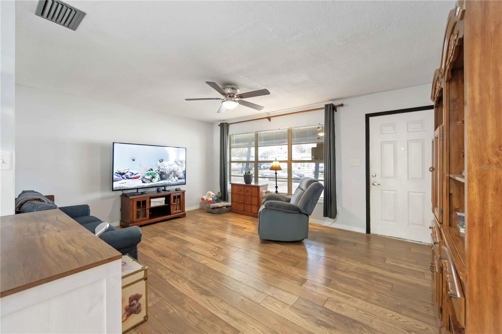 Image 4 of 30 For 6723 Washington Place