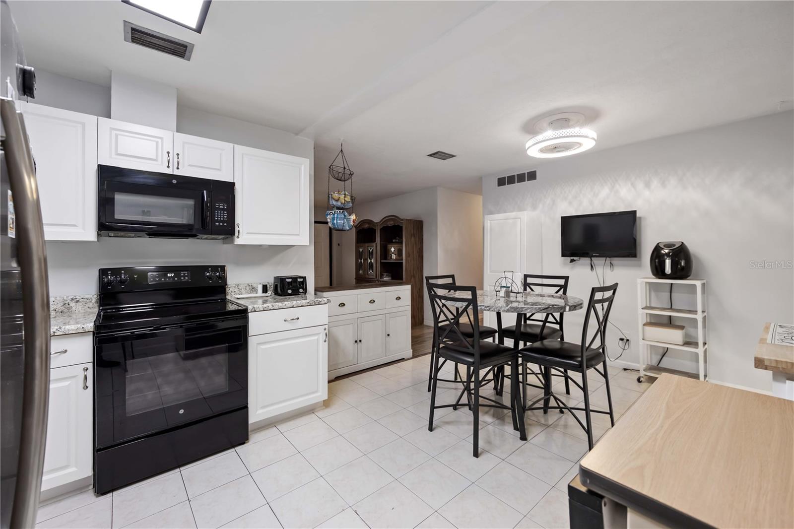 Image 9 of 30 For 6723 Washington Place