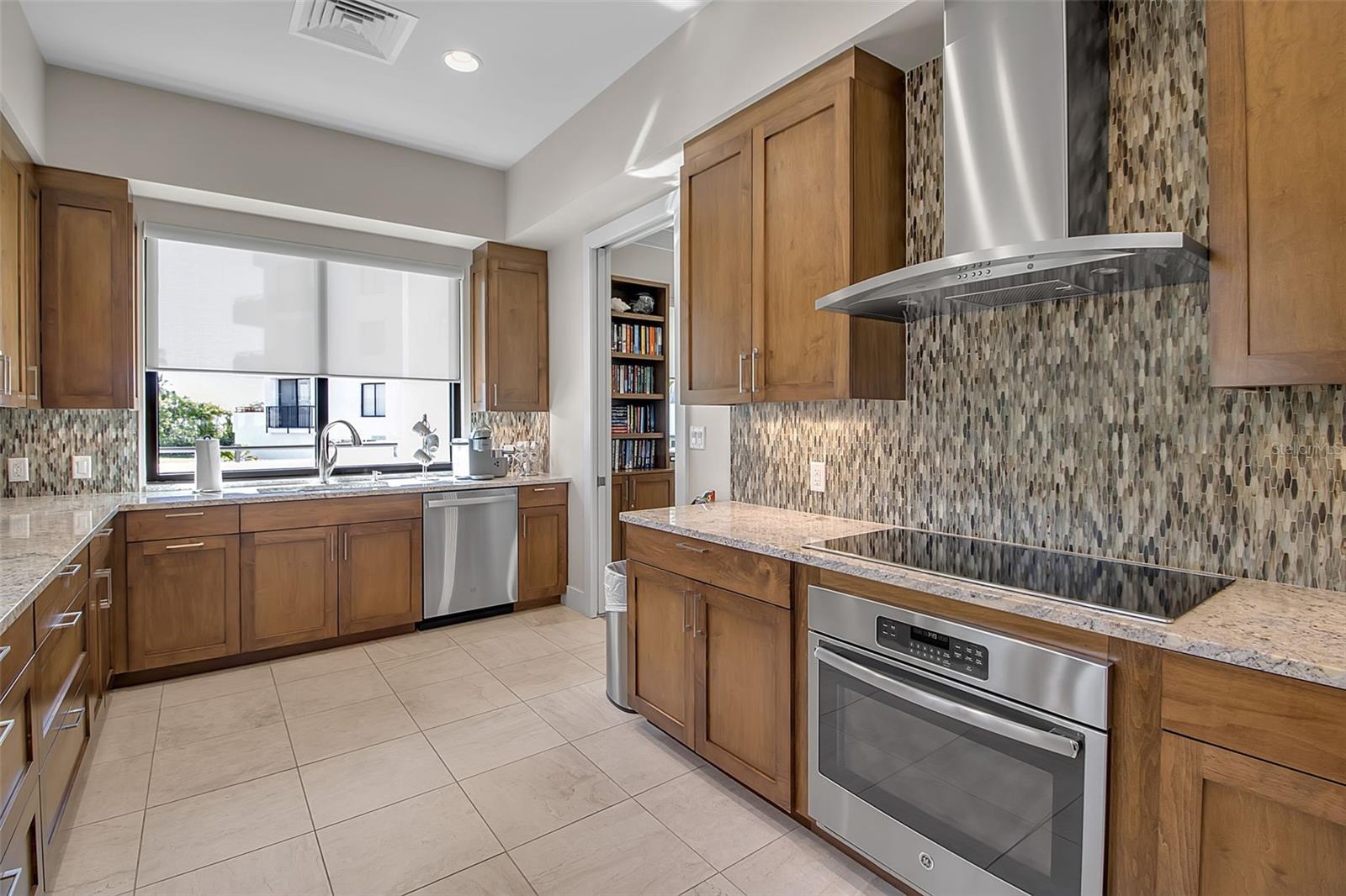 Image 41 of 45 For 1485 Gulf Of Mexico Drive 303