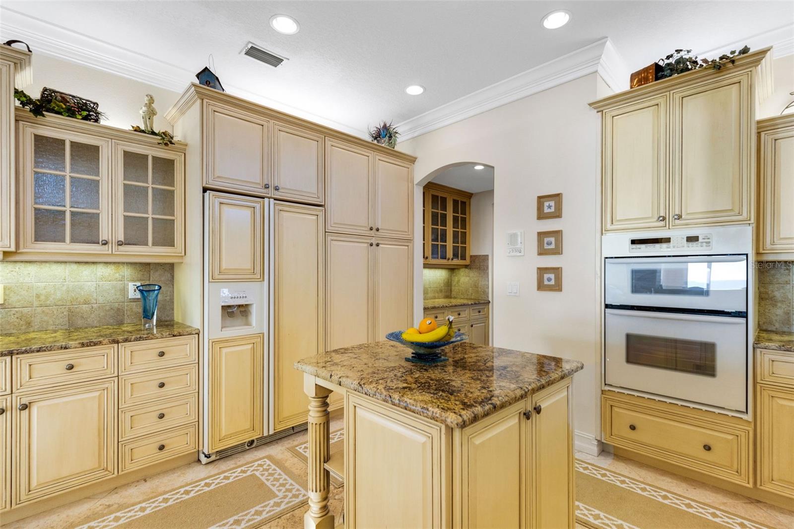 Image 17 of 71 For 13423 Gulf Lane