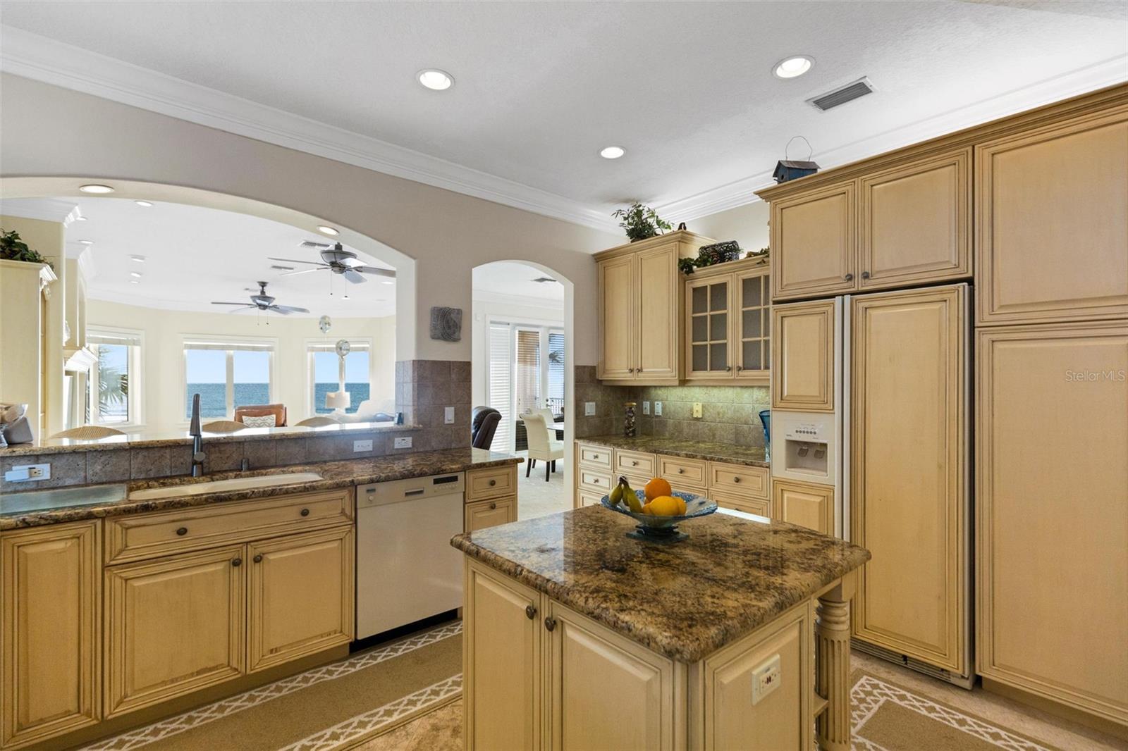 Image 18 of 71 For 13423 Gulf Lane