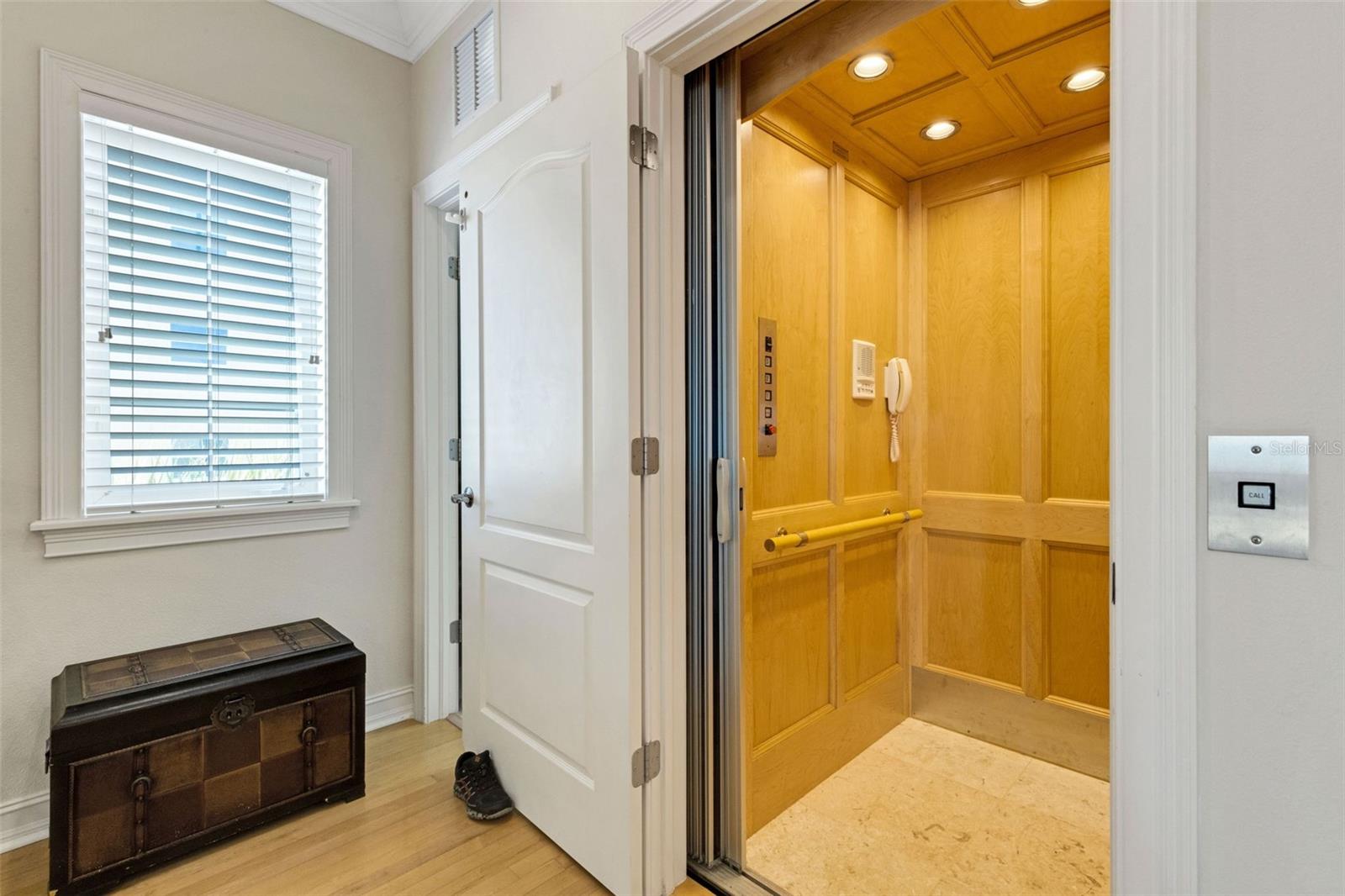 Image 25 of 71 For 13423 Gulf Lane