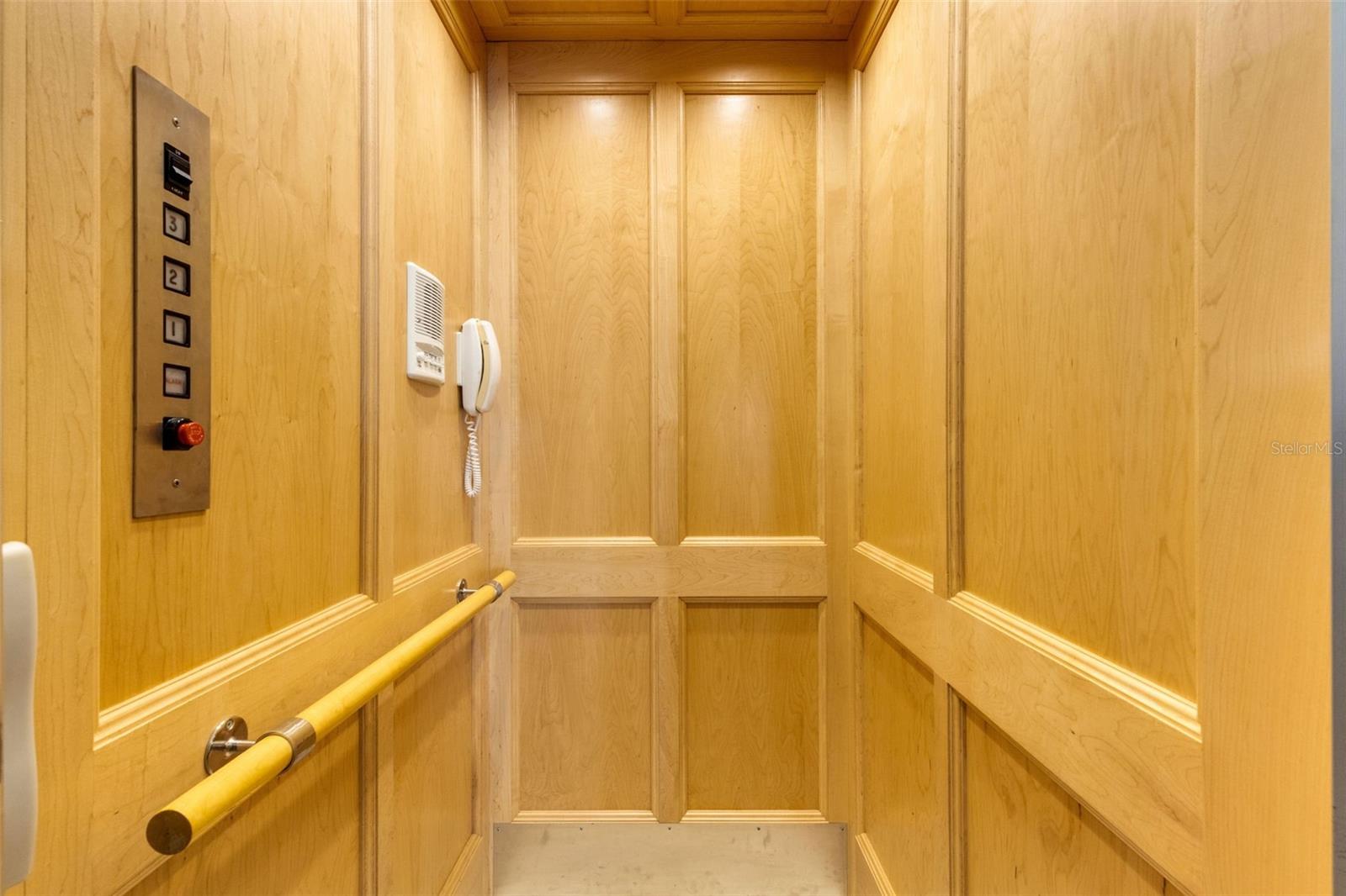 Image 26 of 71 For 13423 Gulf Lane