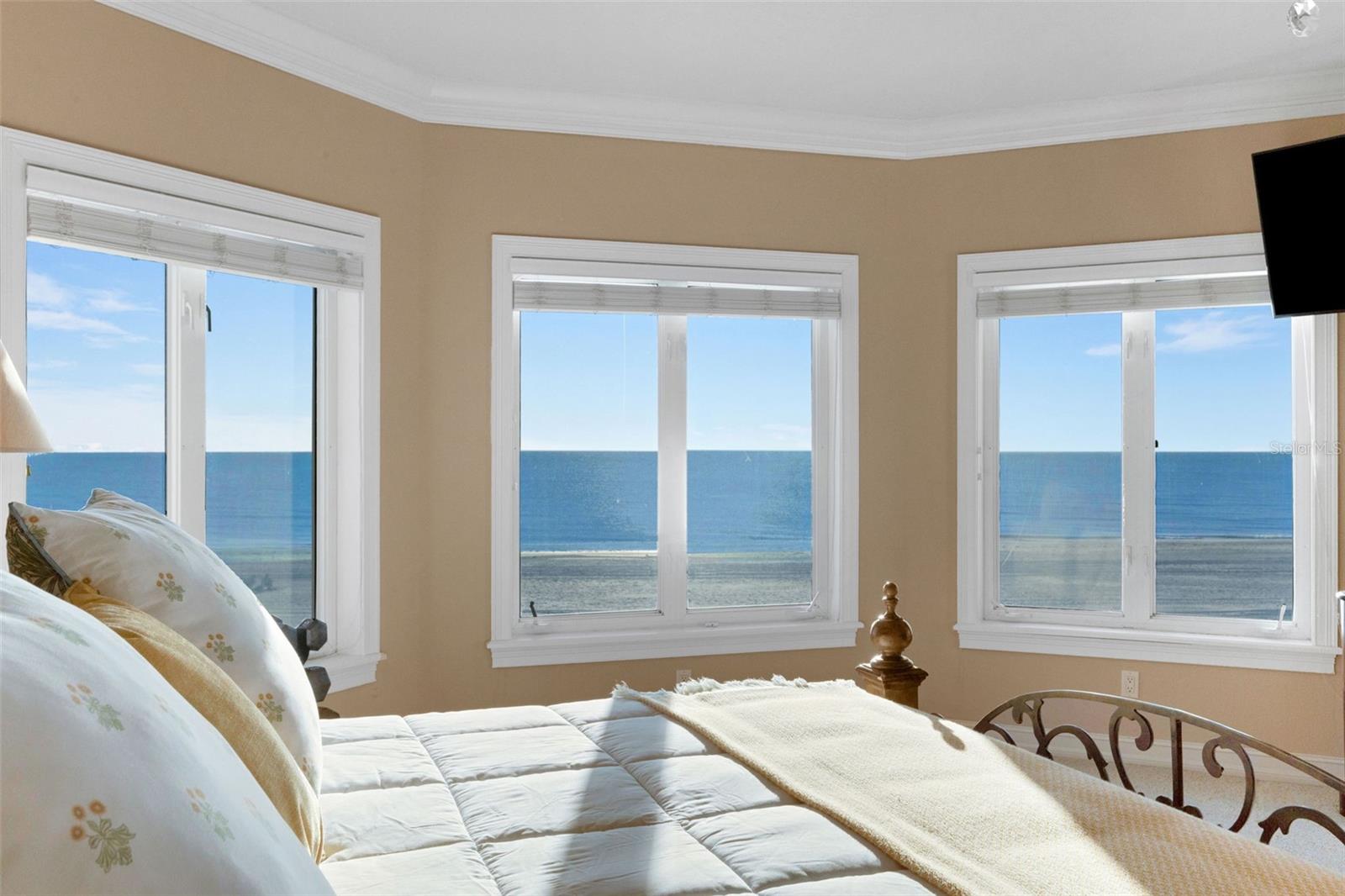 Image 30 of 71 For 13423 Gulf Lane