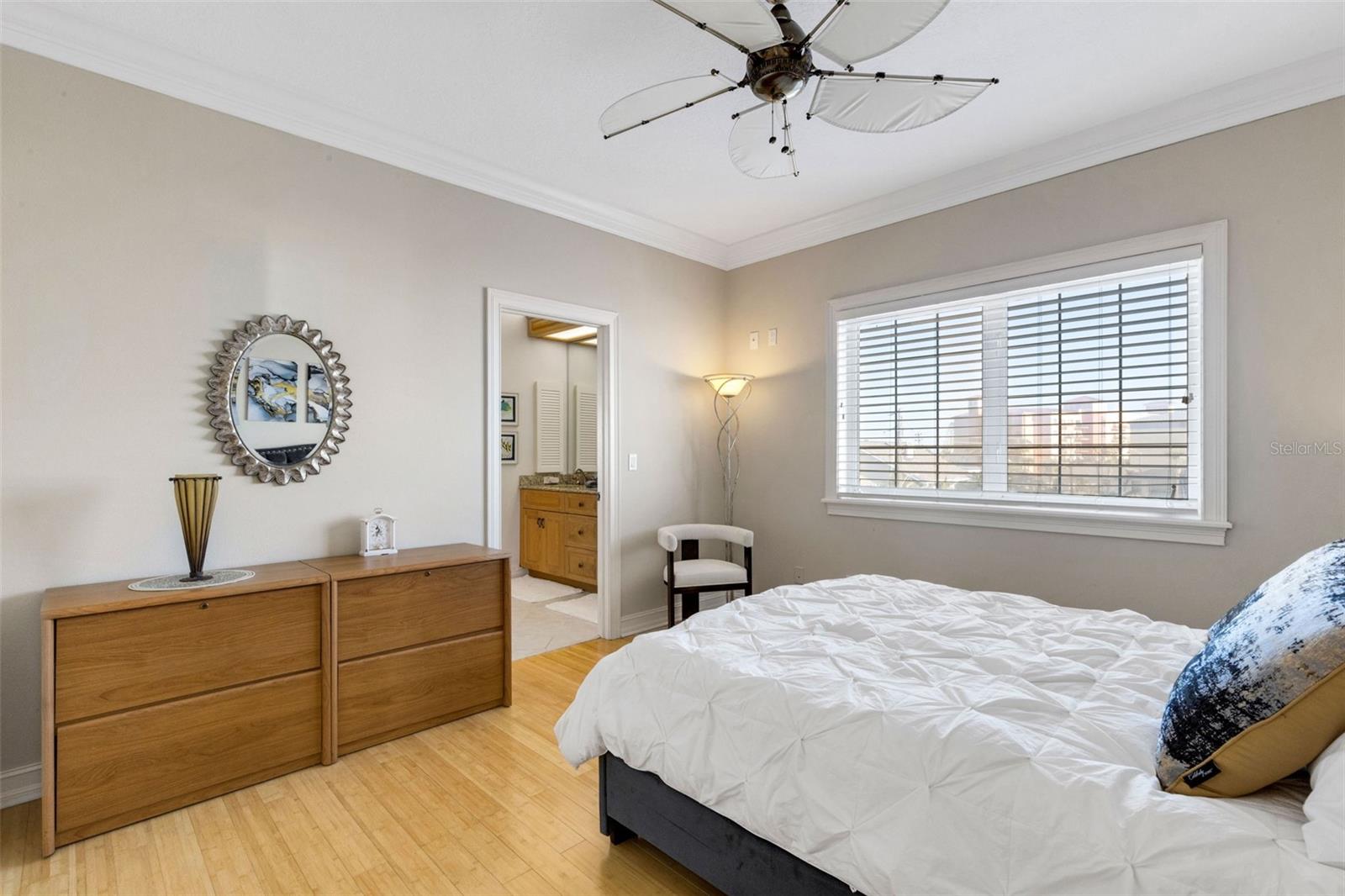 Image 48 of 71 For 13423 Gulf Lane