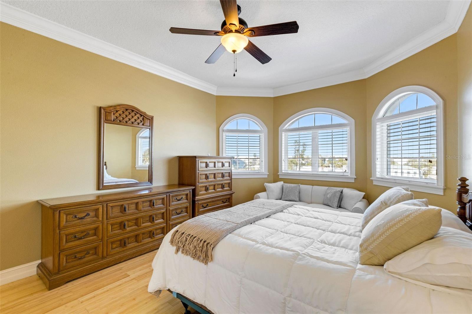 Image 53 of 71 For 13423 Gulf Lane