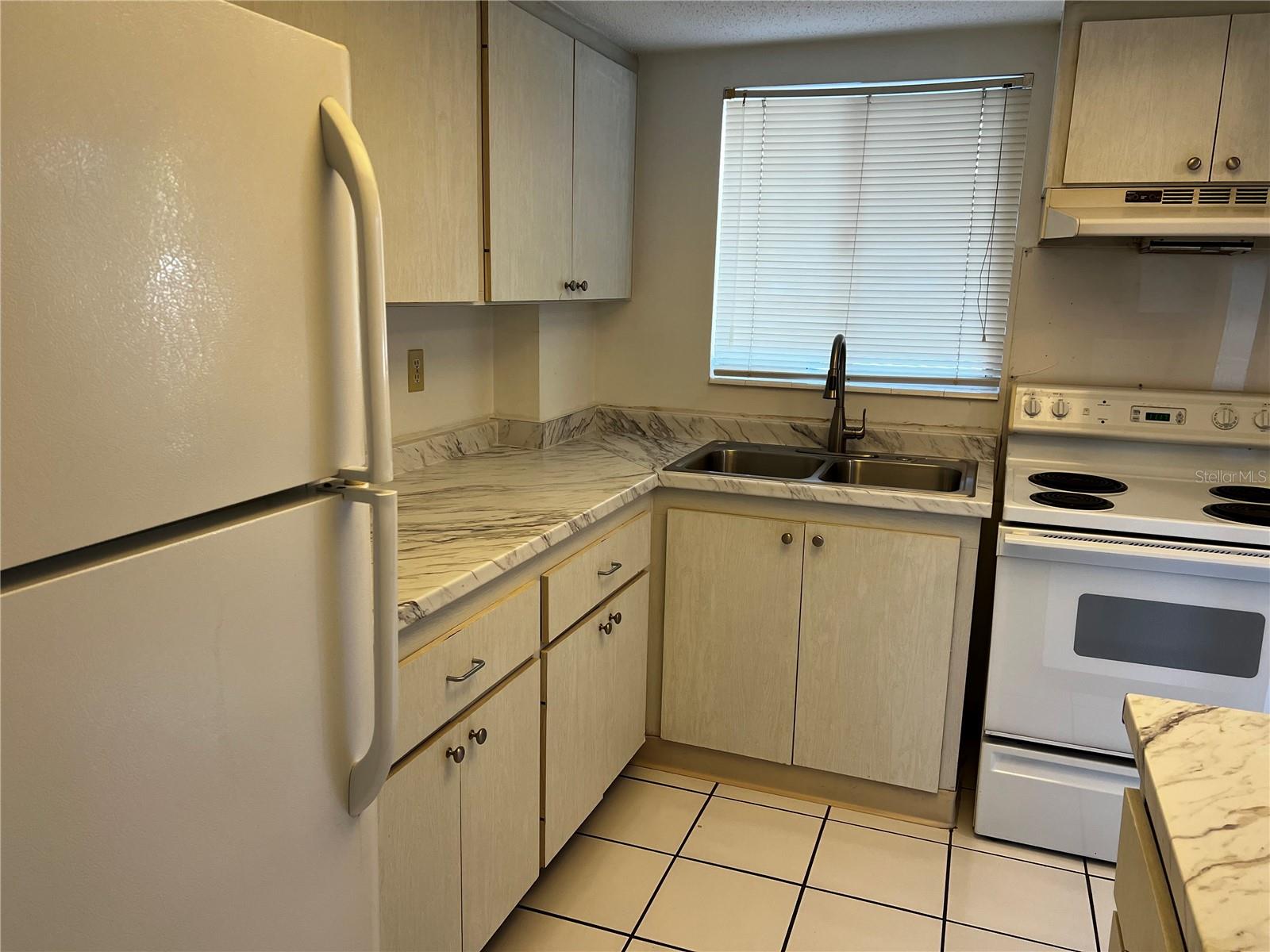 Image 4 of 22 For 4112 Heron Way B106