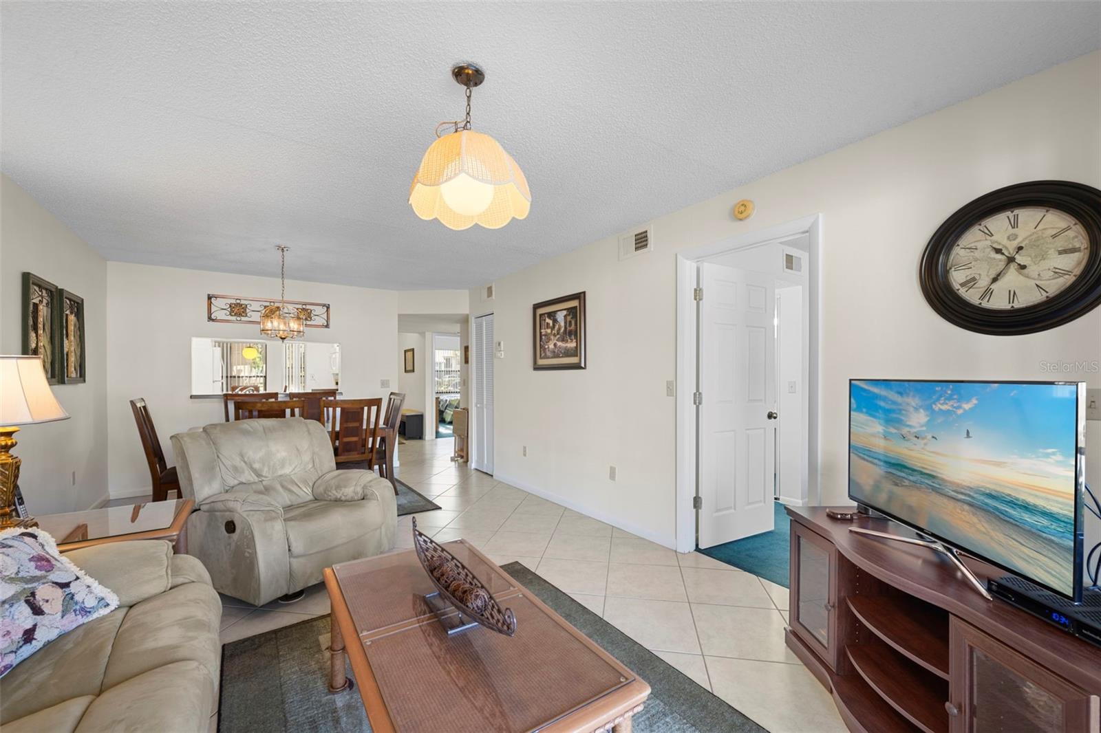 Image 12 of 35 For 4310 46 Ave Avenue W 103