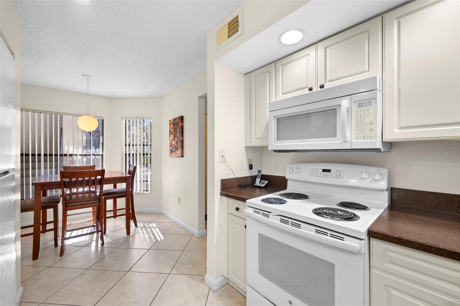 Image 15 of 35 For 4310 46 Ave Avenue W 103