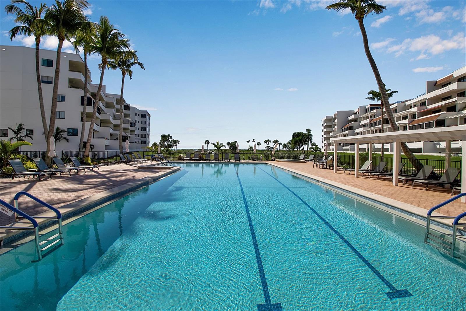 Image 34 of 44 For 1485 Gulf Of Mexico Drive 303