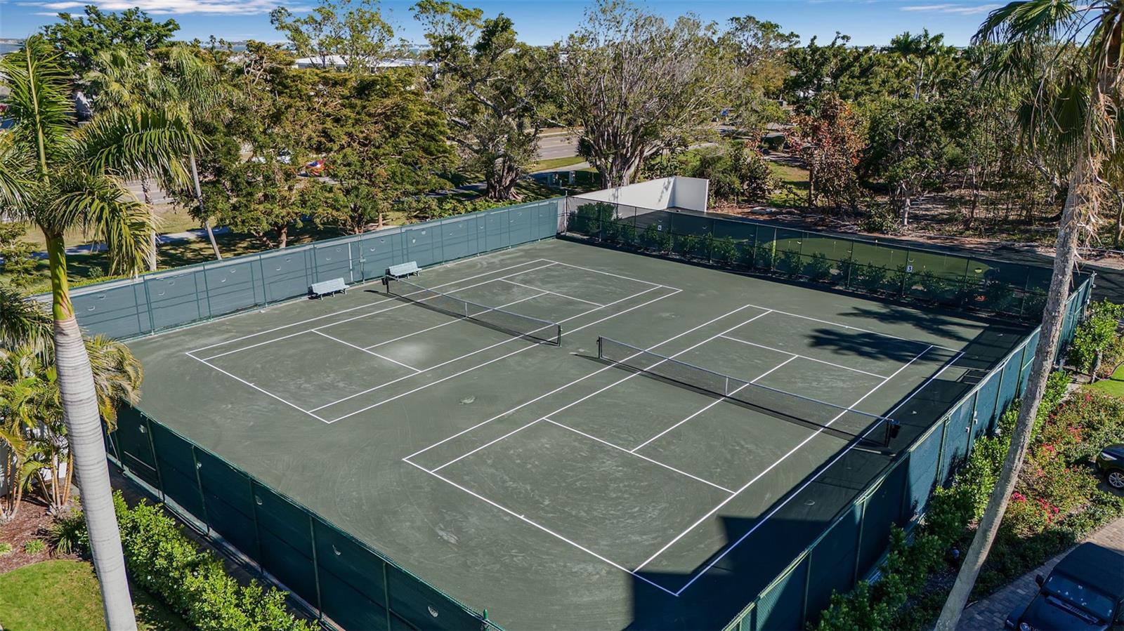 Image 37 of 44 For 1485 Gulf Of Mexico Drive 303