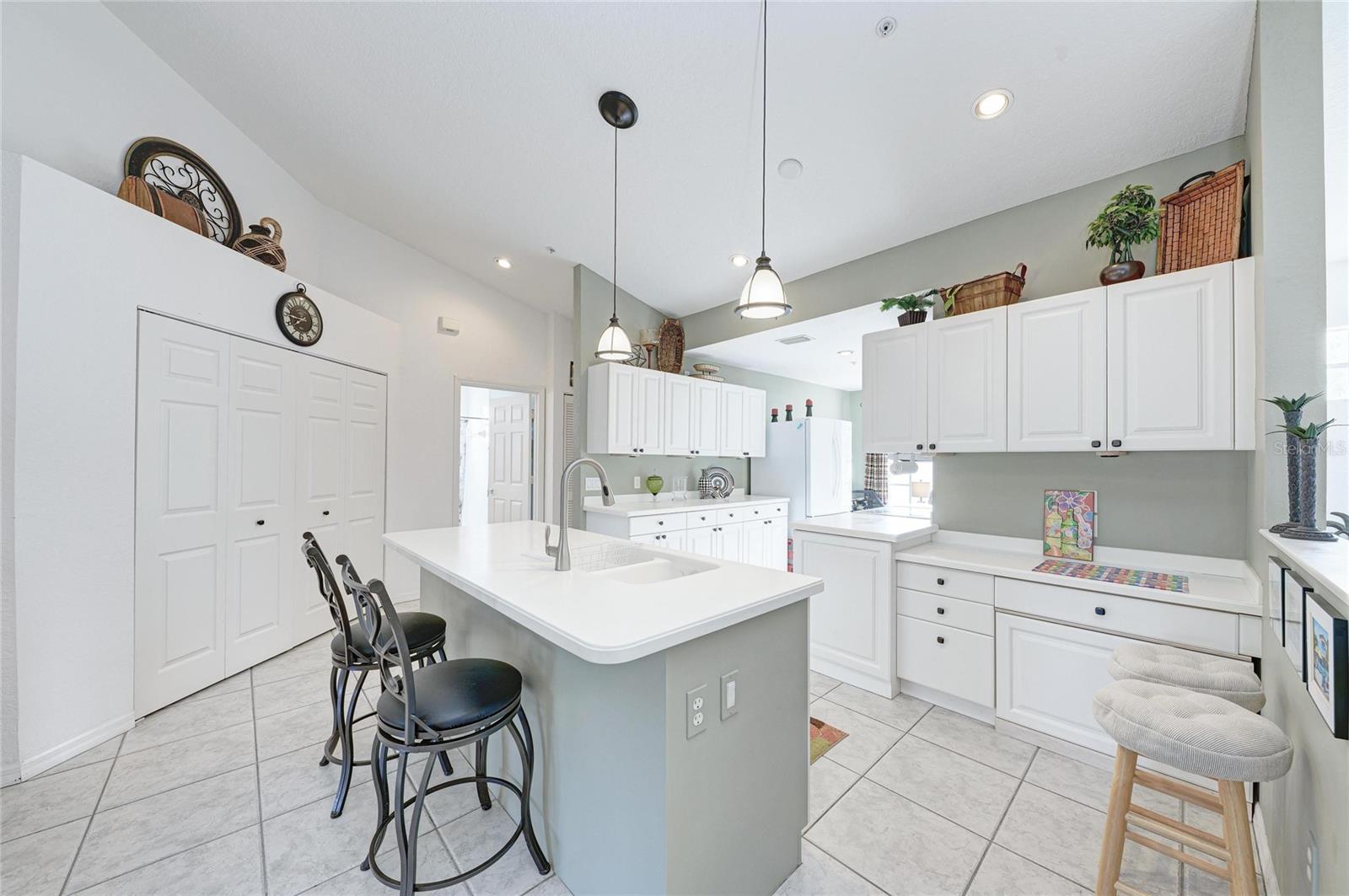 Image 15 of 75 For 6821 Fairview Terrace 6821