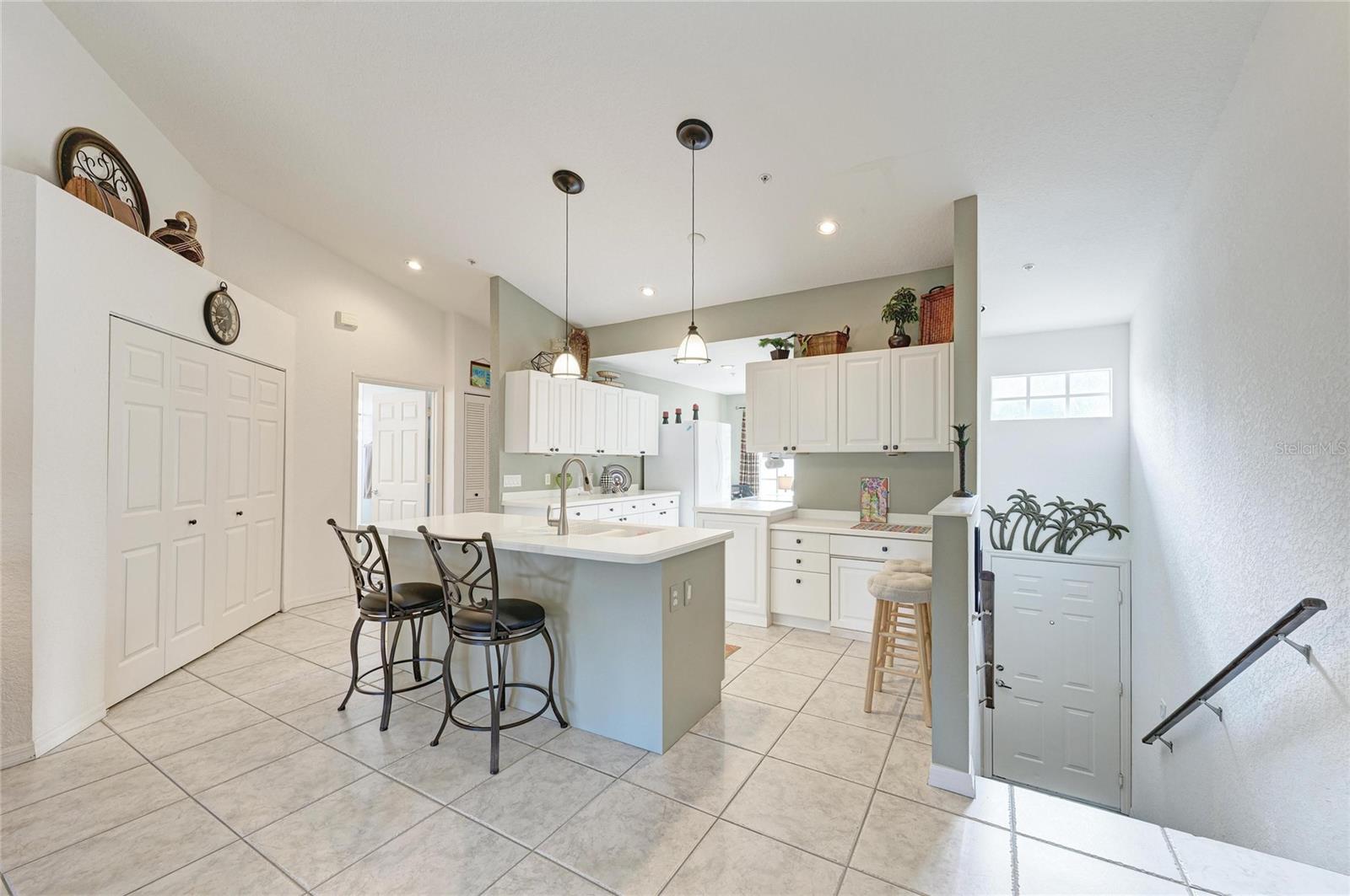 Image 8 of 75 For 6821 Fairview Terrace 6821