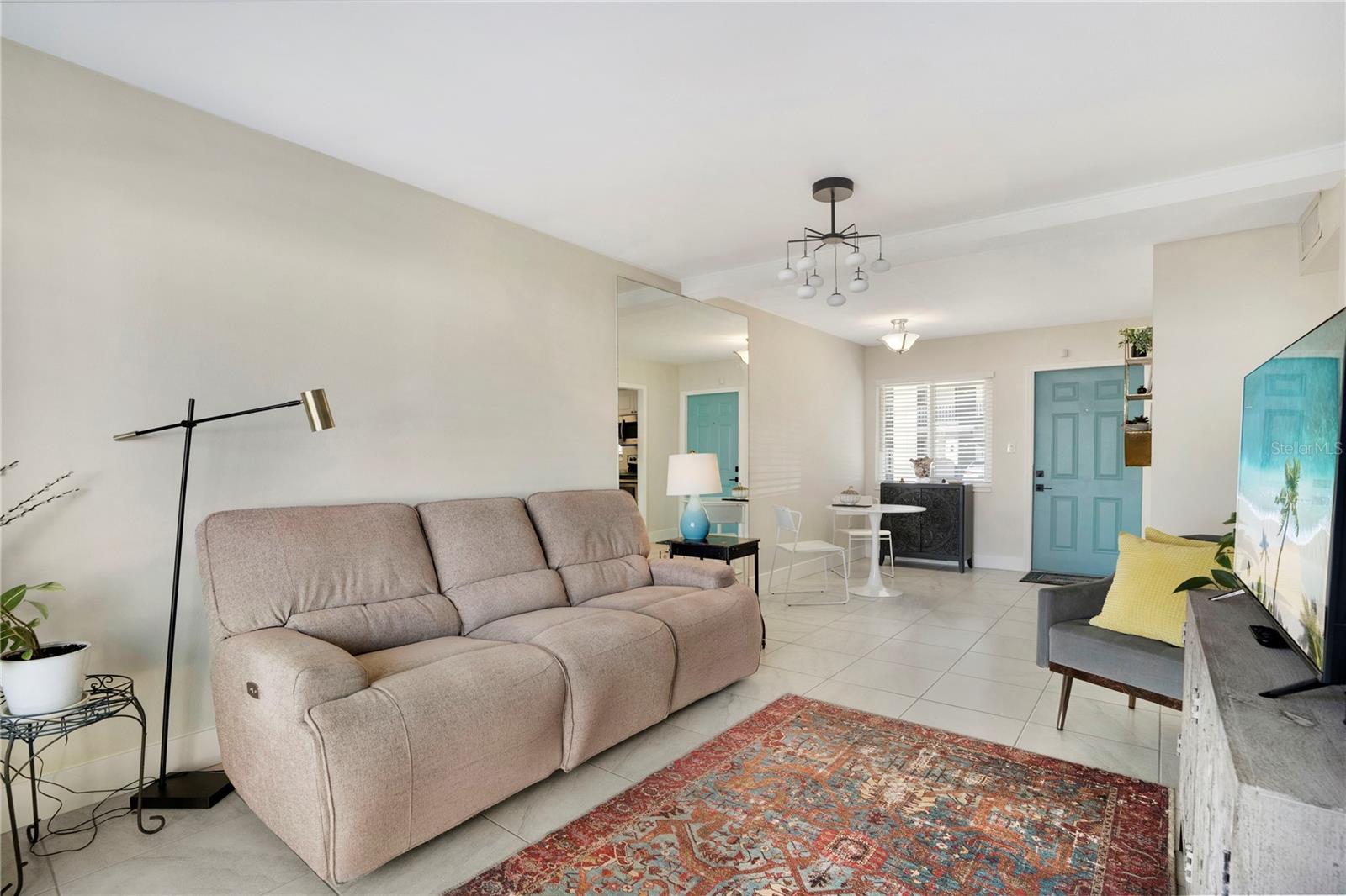 Image 13 of 34 For 2211 Sunset Drive E3