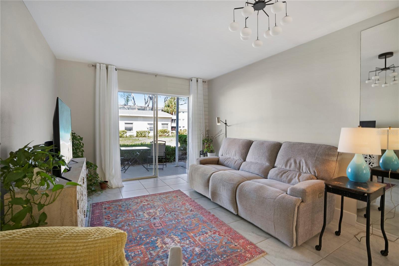 Image 14 of 34 For 2211 Sunset Drive E3