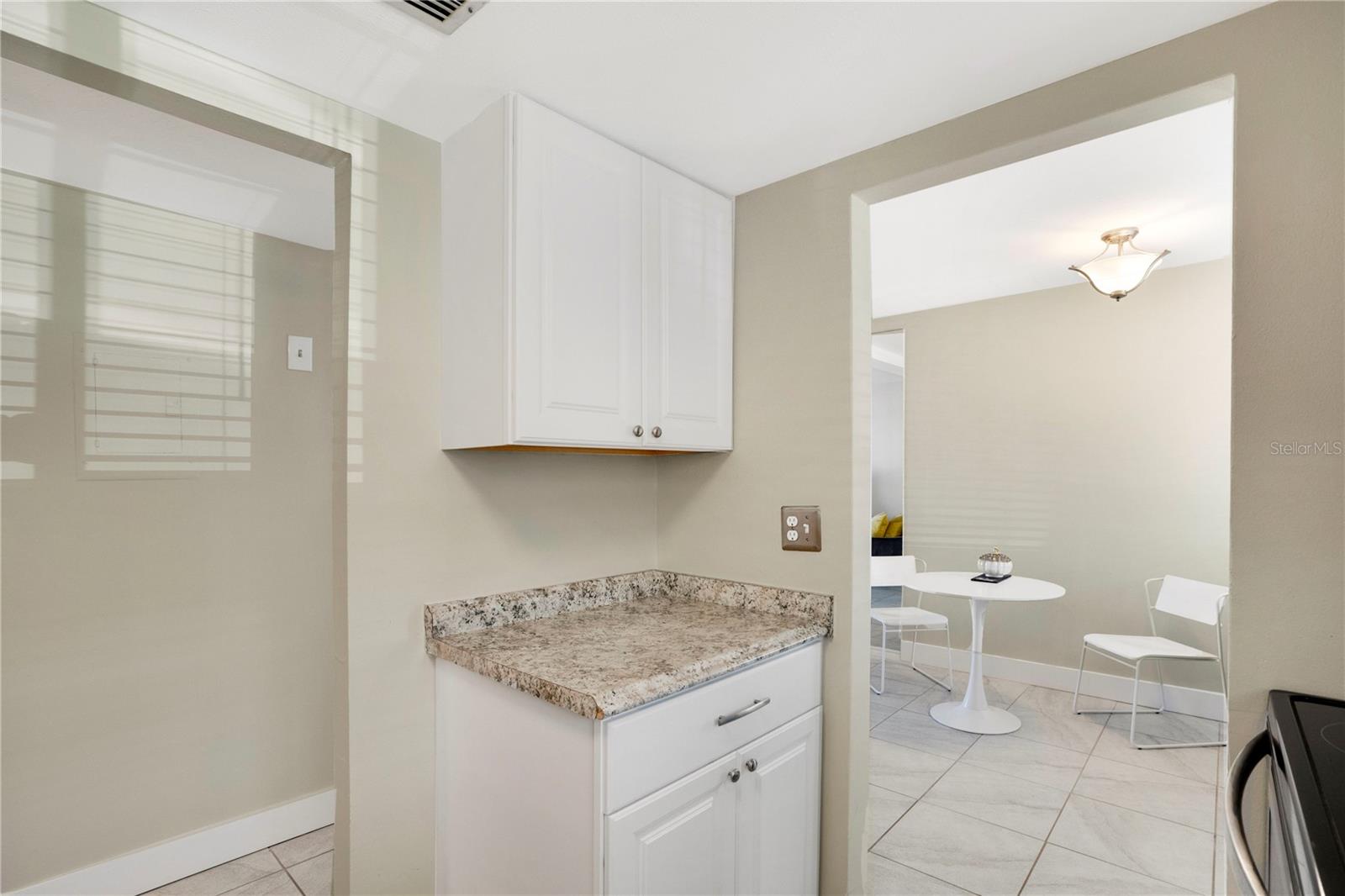 Image 17 of 34 For 2211 Sunset Drive E3