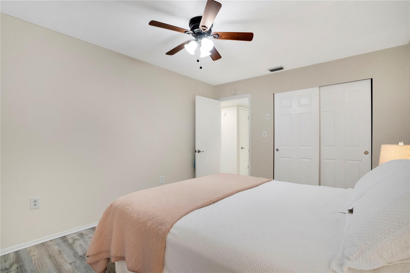 Image 23 of 34 For 2211 Sunset Drive E3