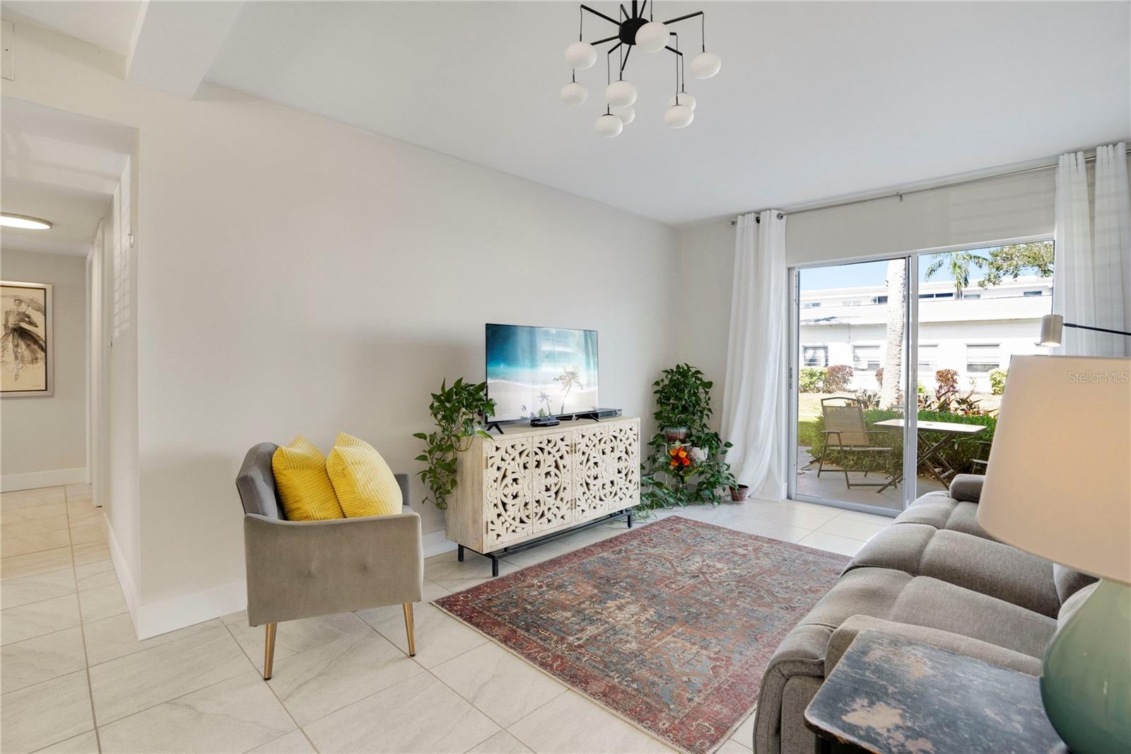 Image 3 of 34 For 2211 Sunset Drive E3