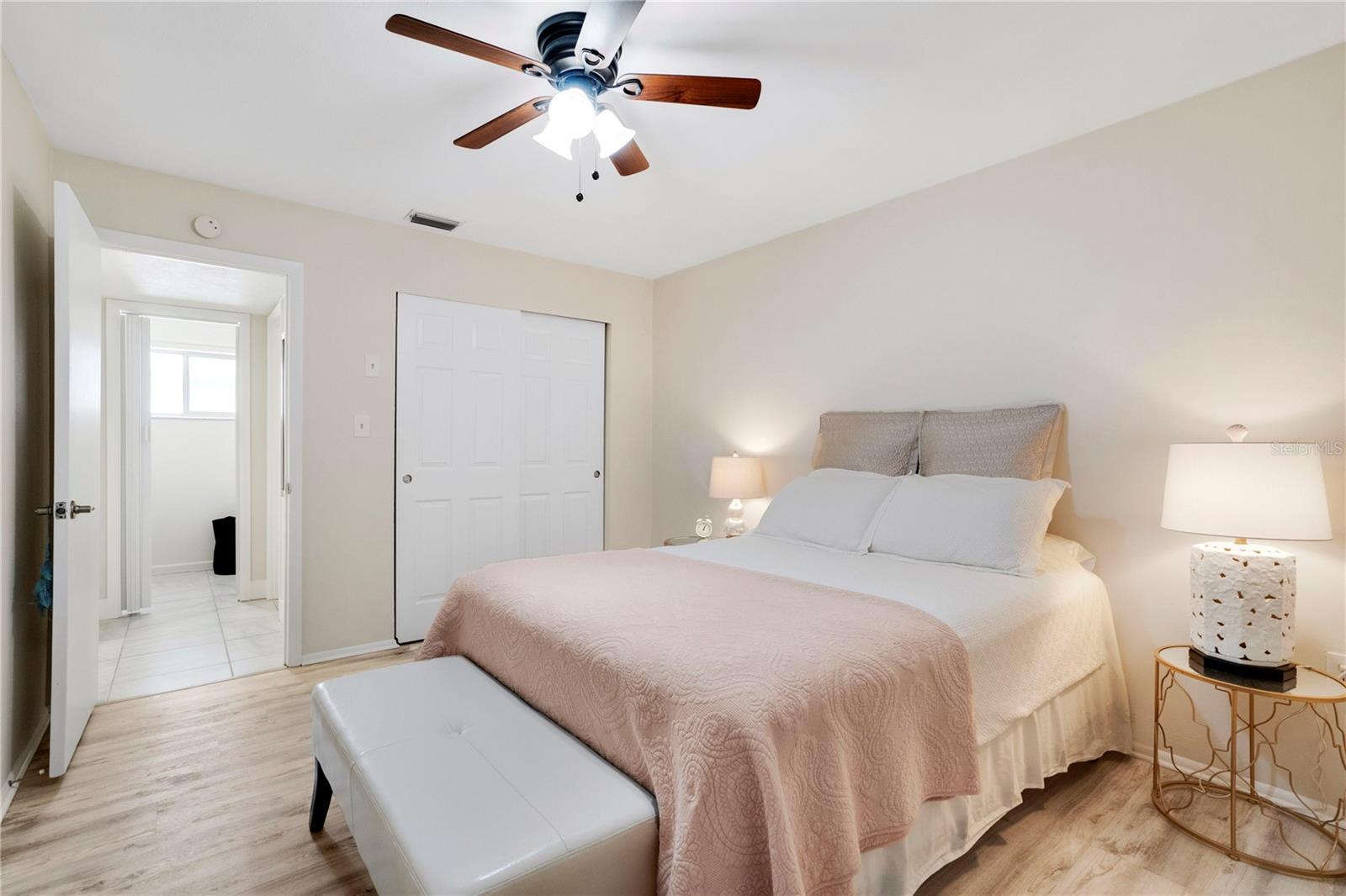 Image 6 of 34 For 2211 Sunset Drive E3