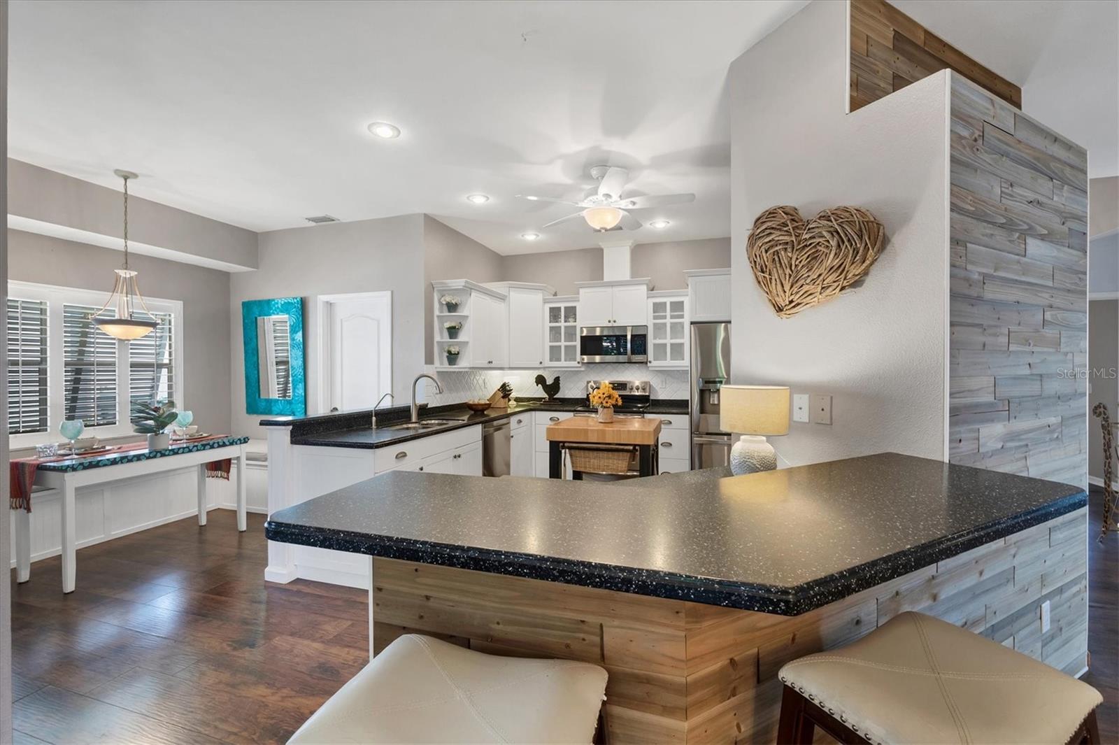 Image 14 of 39 For 4511 Del Sol Boulevard S