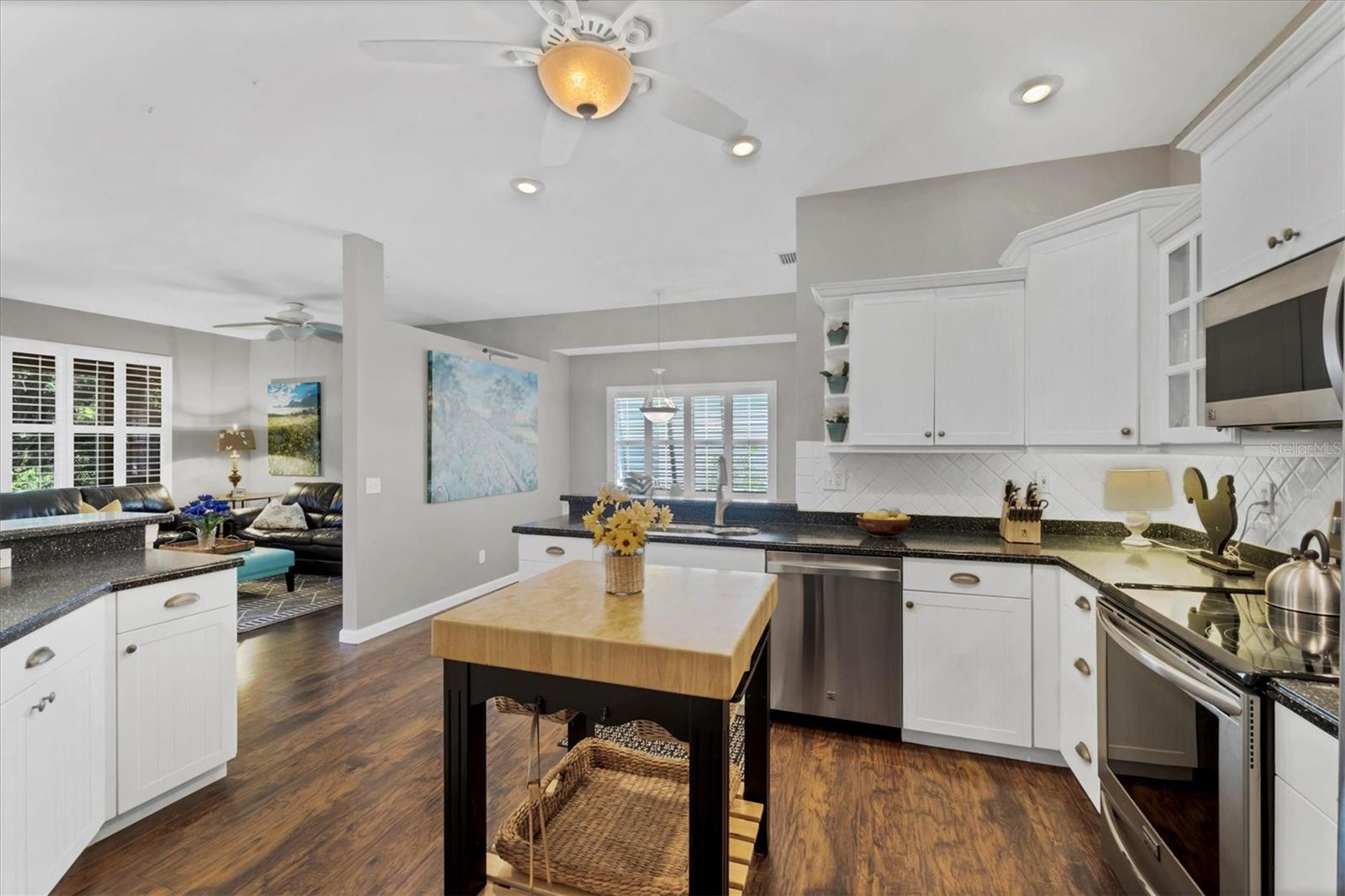 Image 15 of 39 For 4511 Del Sol Boulevard S