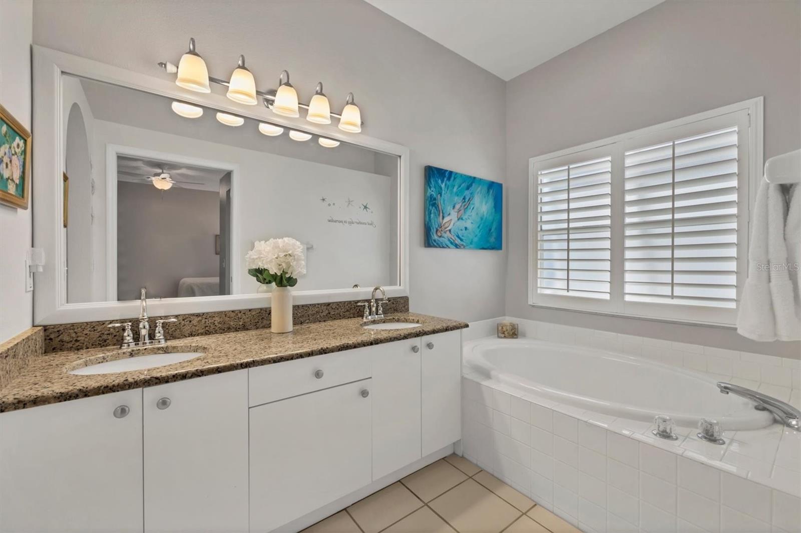 Image 19 of 39 For 4511 Del Sol Boulevard S