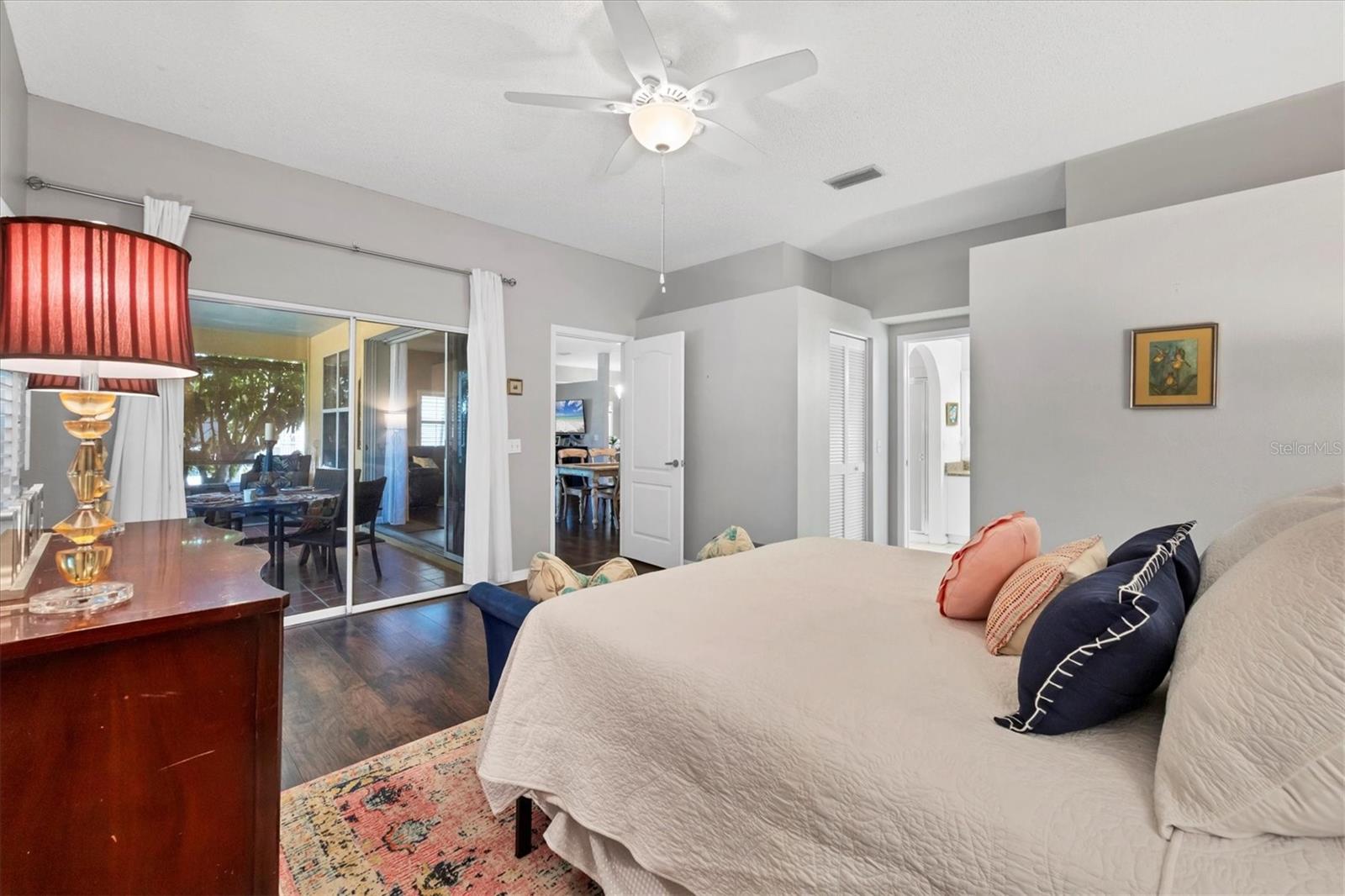 Image 23 of 39 For 4511 Del Sol Boulevard S