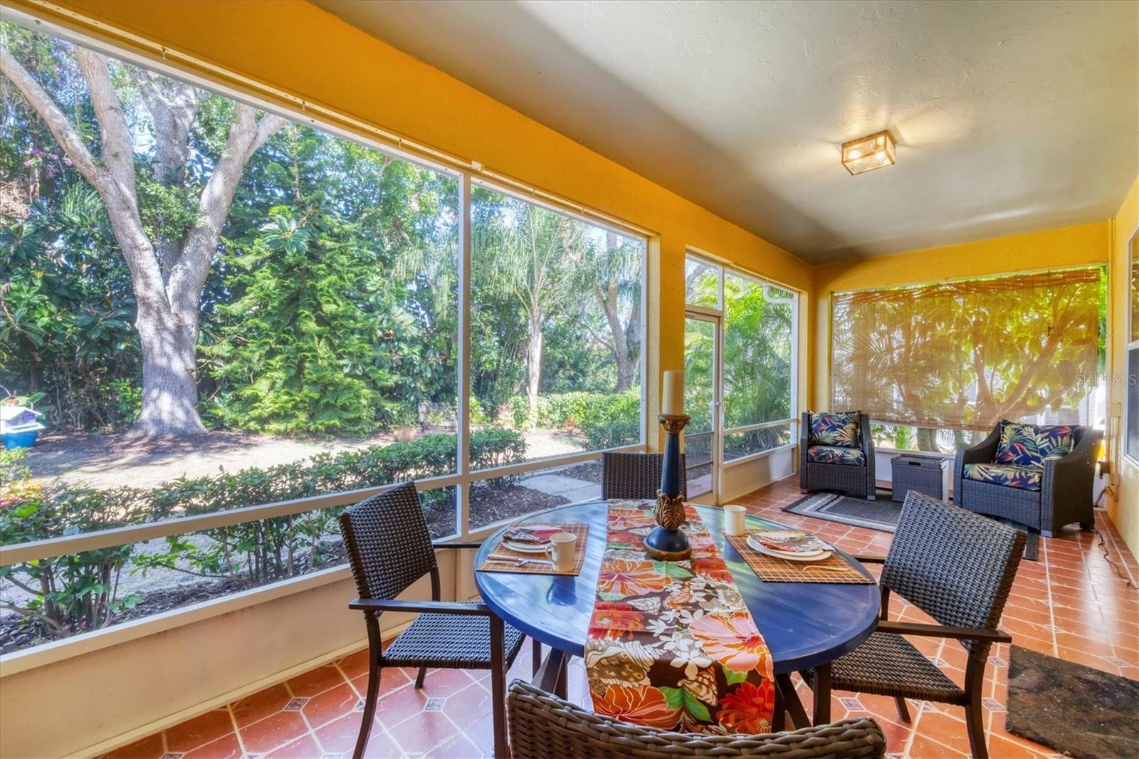 Image 24 of 39 For 4511 Del Sol Boulevard S