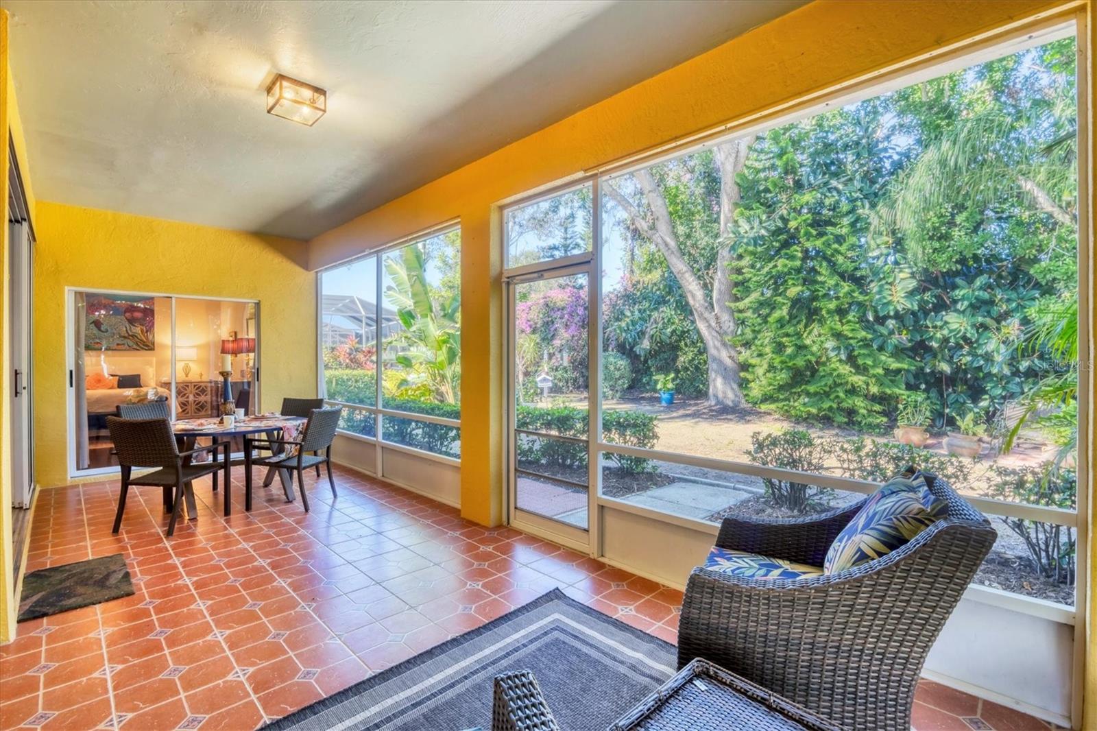 Image 25 of 39 For 4511 Del Sol Boulevard S