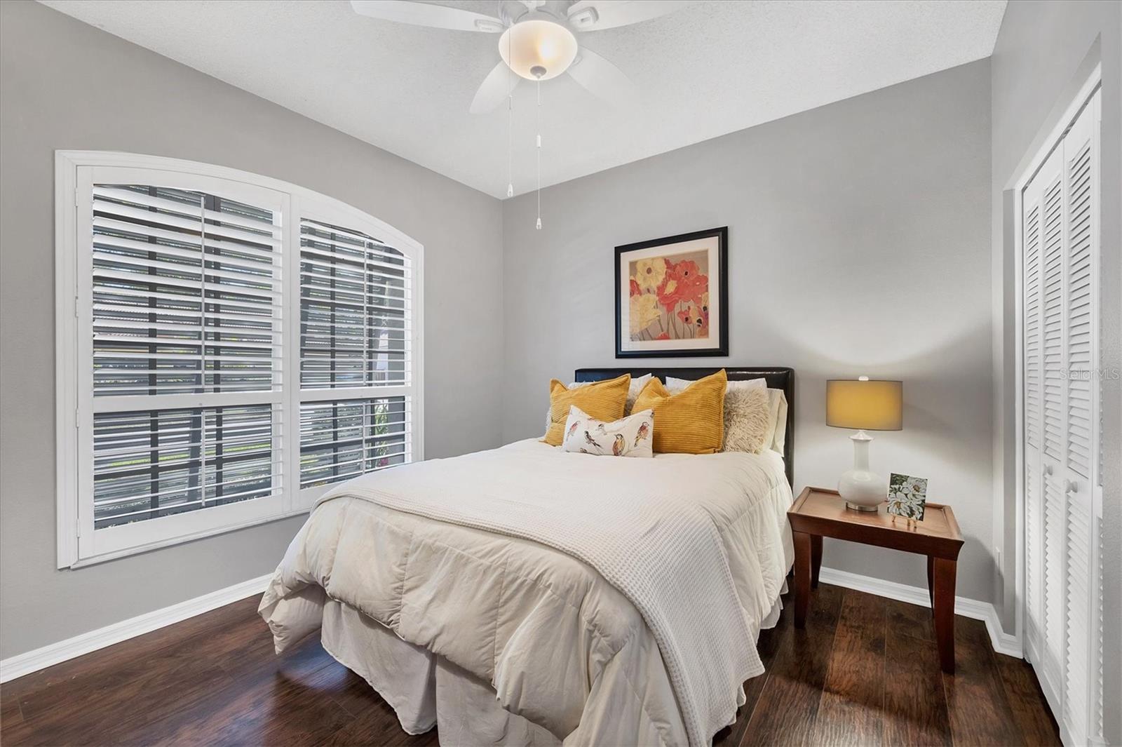 Image 27 of 39 For 4511 Del Sol Boulevard S